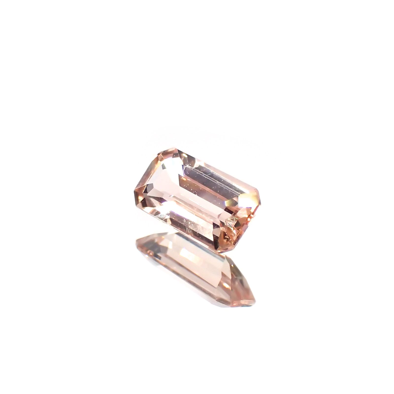 インペリアルトパーズ(宝石名トパーズ)ブラジル産 0.35ct 識別済[220114955]5.7x3.1mm前後