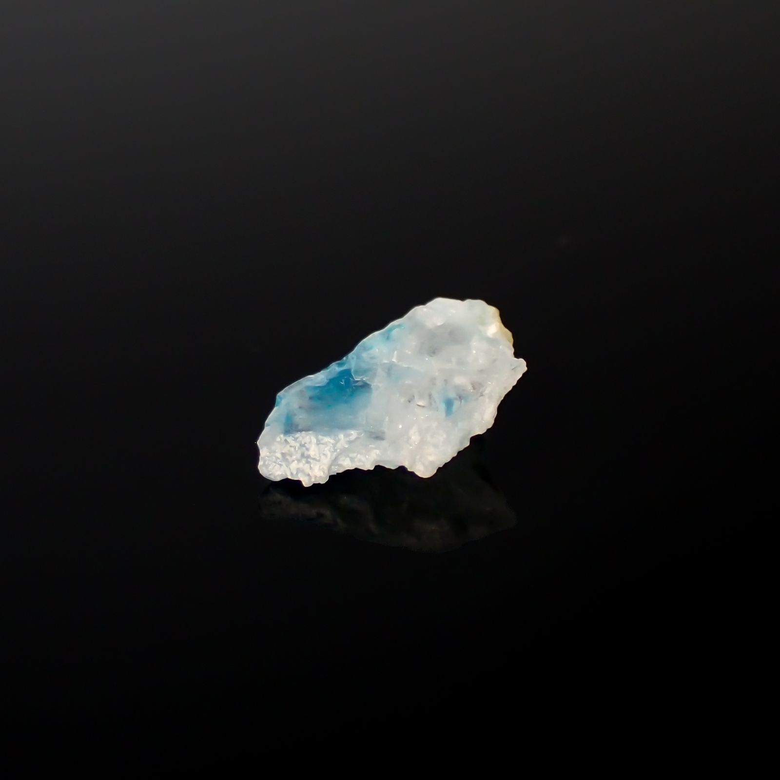 ユークレース 原石 ブラジル産 1.06ct[240326388]9.9x5.7mm前後