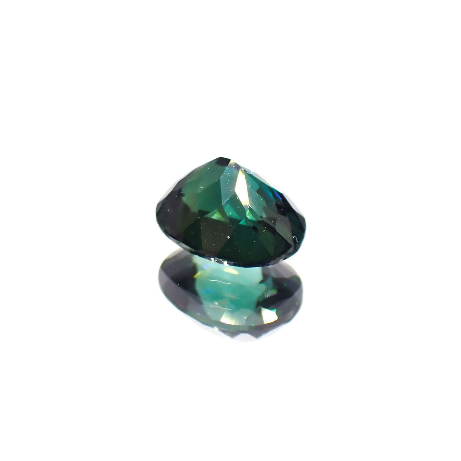 グリーントルマリン(宝石名グリーン・トルマリン) ブラジル産 ソ付(彩珠) 1.891ct / 8.4x6.7mm前後 [210711591]