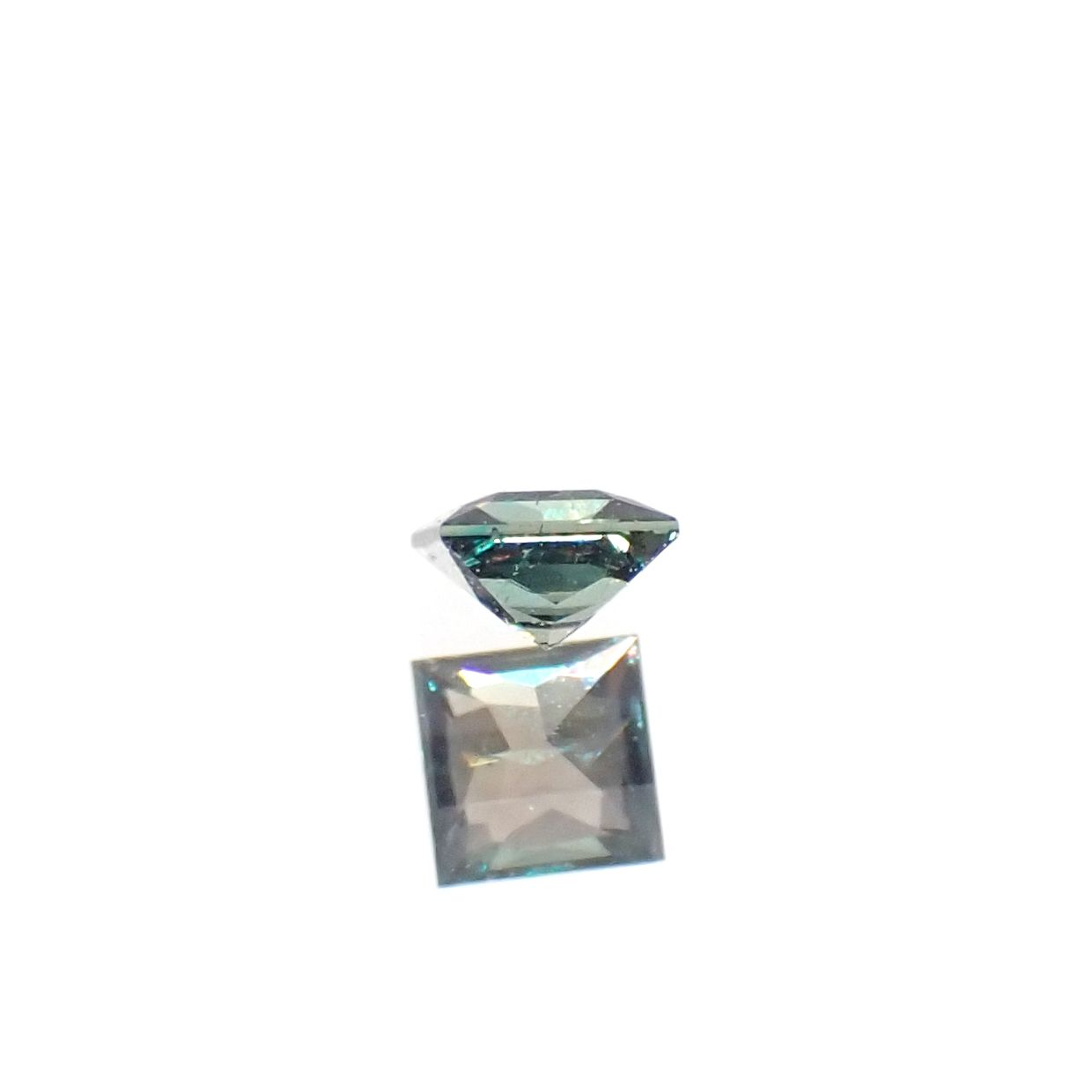◇プリンセスカット◇アレキサンドライト ブラジル産/EmeraldMains社製 0.083ct[240527593]2.4x2.4mm前後
