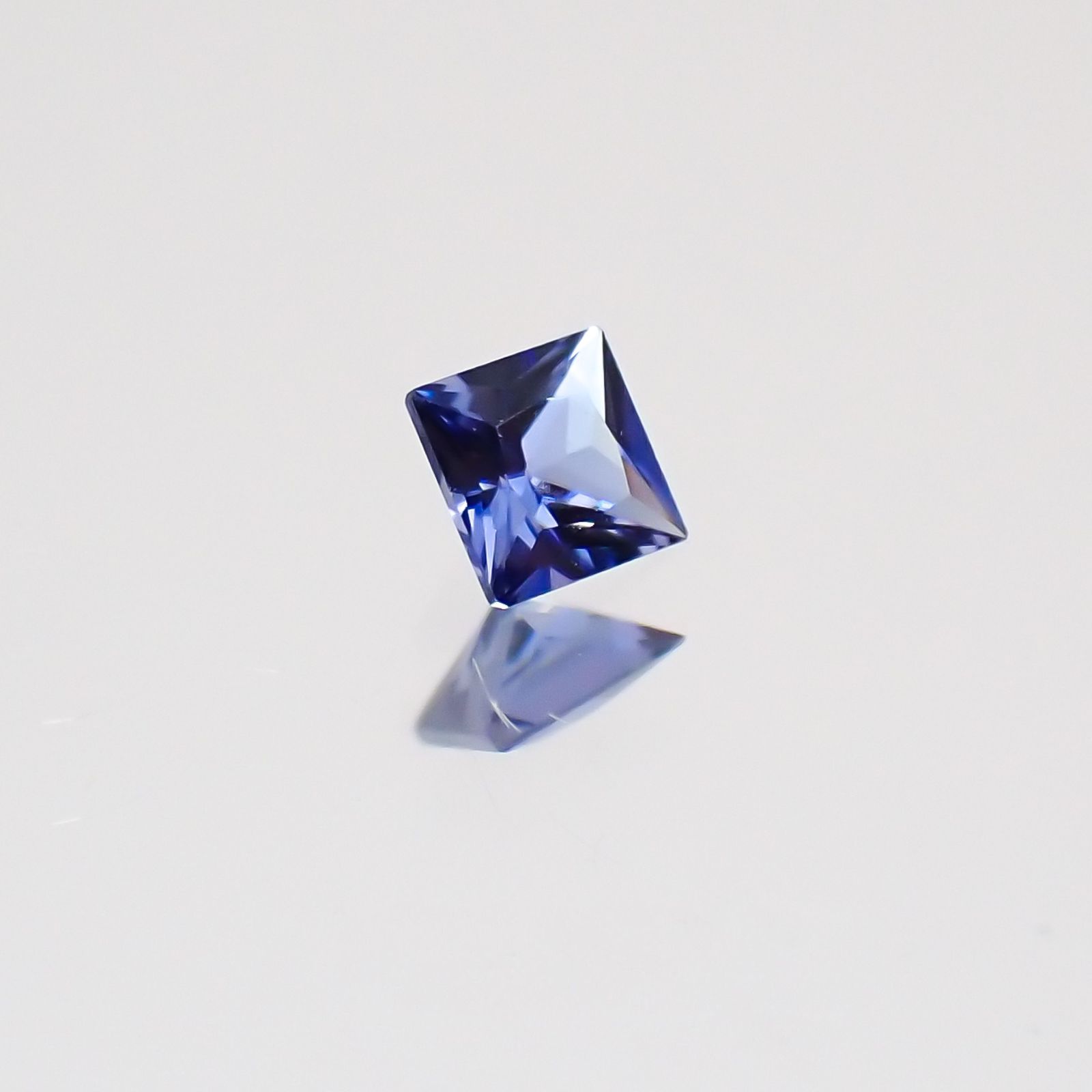 ◇プリンセスカット◇ベニトアイト アメリカ産 ルース 0.045ct[21019039]2×2mm前後