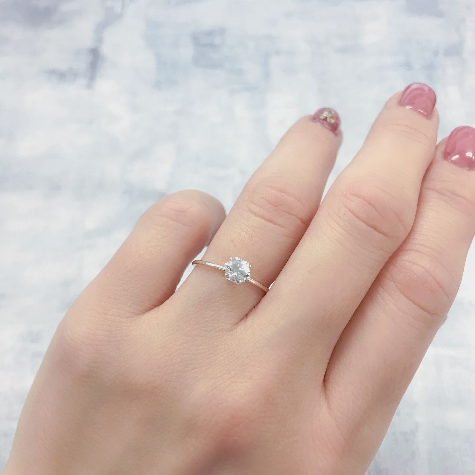 ◇ヘキサゴンカット◇カラーレスジルコン(宝石名ホワイト・ジルコン)スリランカ/カンボジア産 0.84ct 識別済[220114271]4.7x4.6mm前後