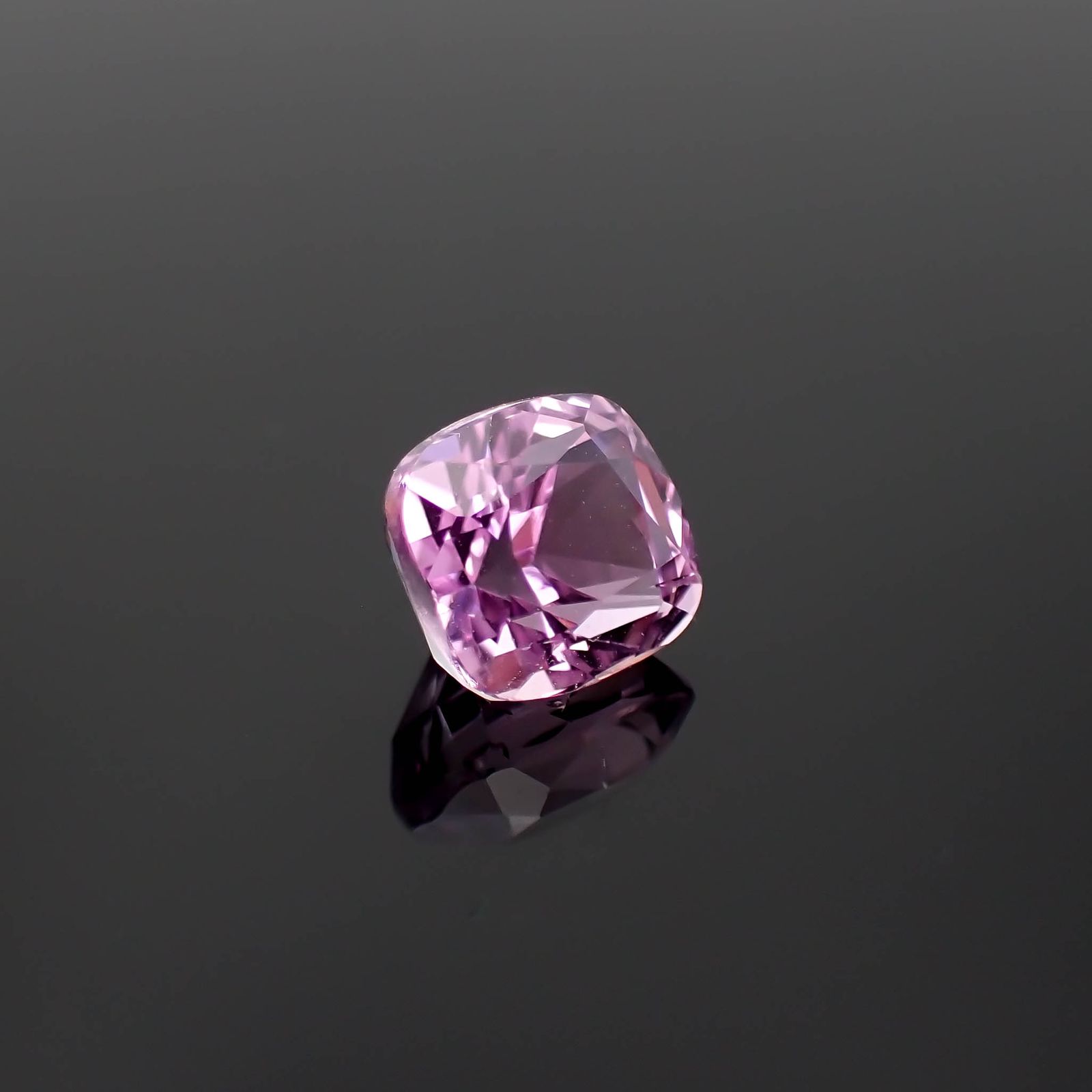 クンツァイト アフガニスタン産 3.64ct[230722930]8.5x8mm前後
