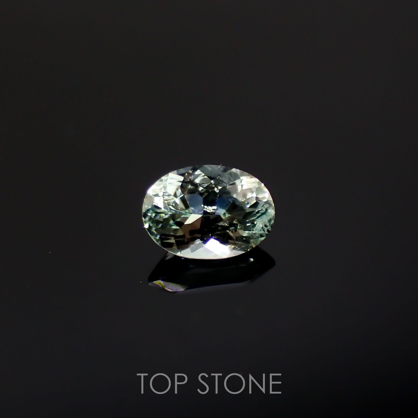 ミントベリル  ブラジル産 0.36ct[220616678]5.6x3.9mm前後