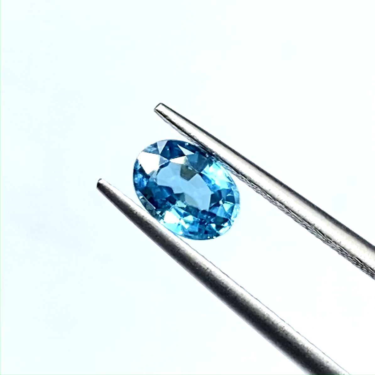 ブルージルコン(宝石名ジルコン) カンボジア産 1.24ct 識別済[20117925