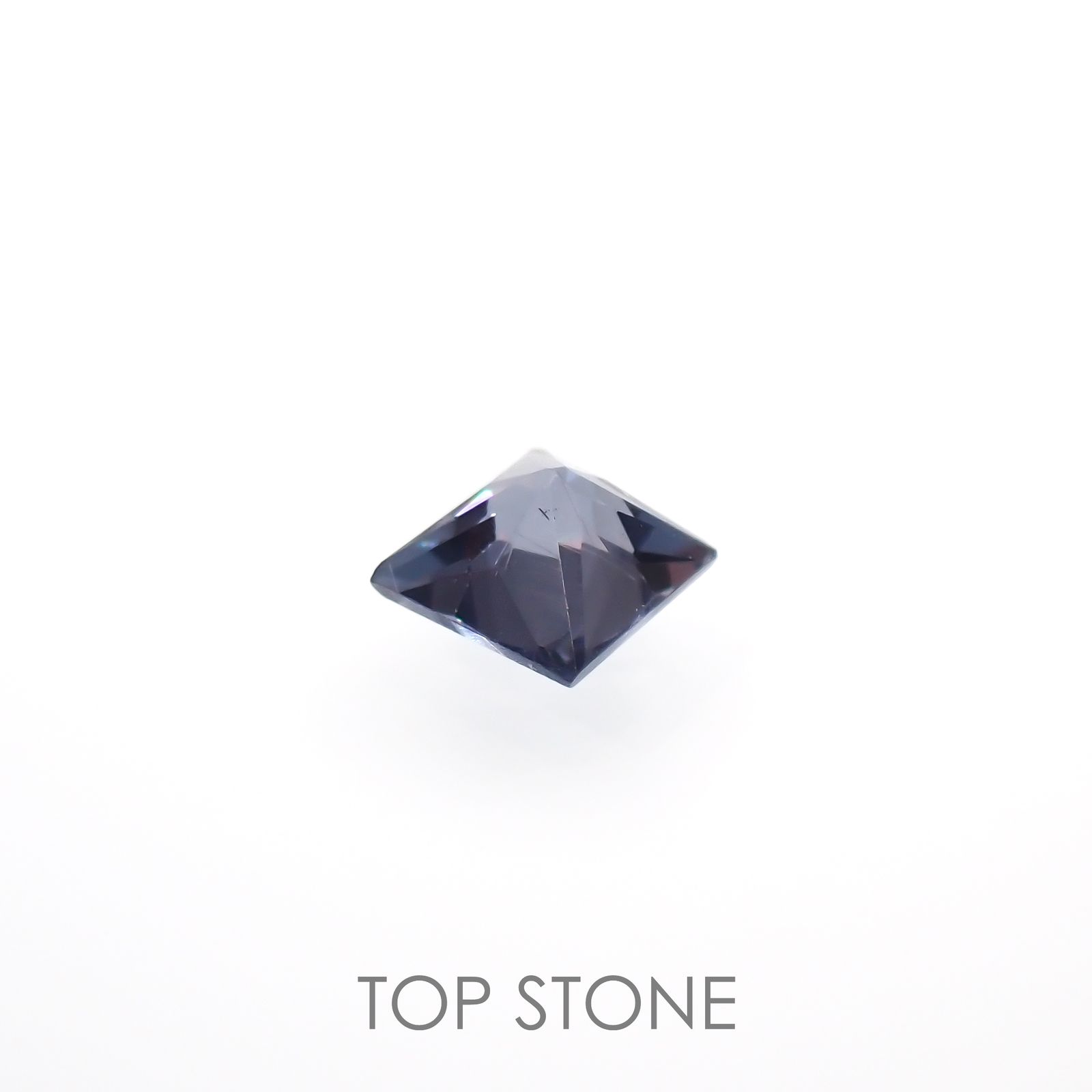 ◇プリンセスカット◇カラーチェンジガーネット アレキタイプ(宝石名ガーネット)マダガスカル・ベキリー産 0.10ct 識別済[220616534]2.5x2.5mm前後