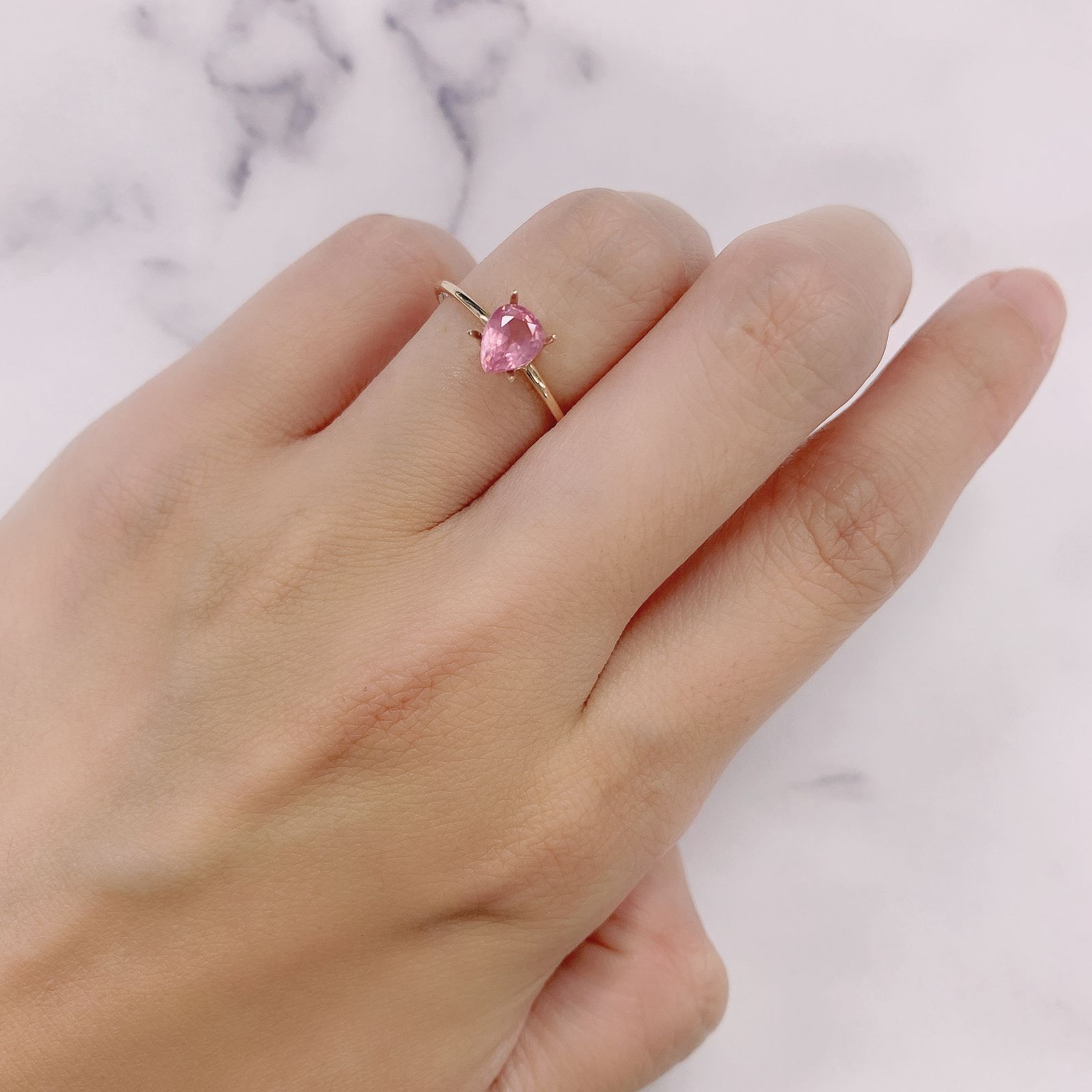シルキーピンクスピネル タンザニア産 ルース 0.72ct[210912902]6.4×4.8mm前後