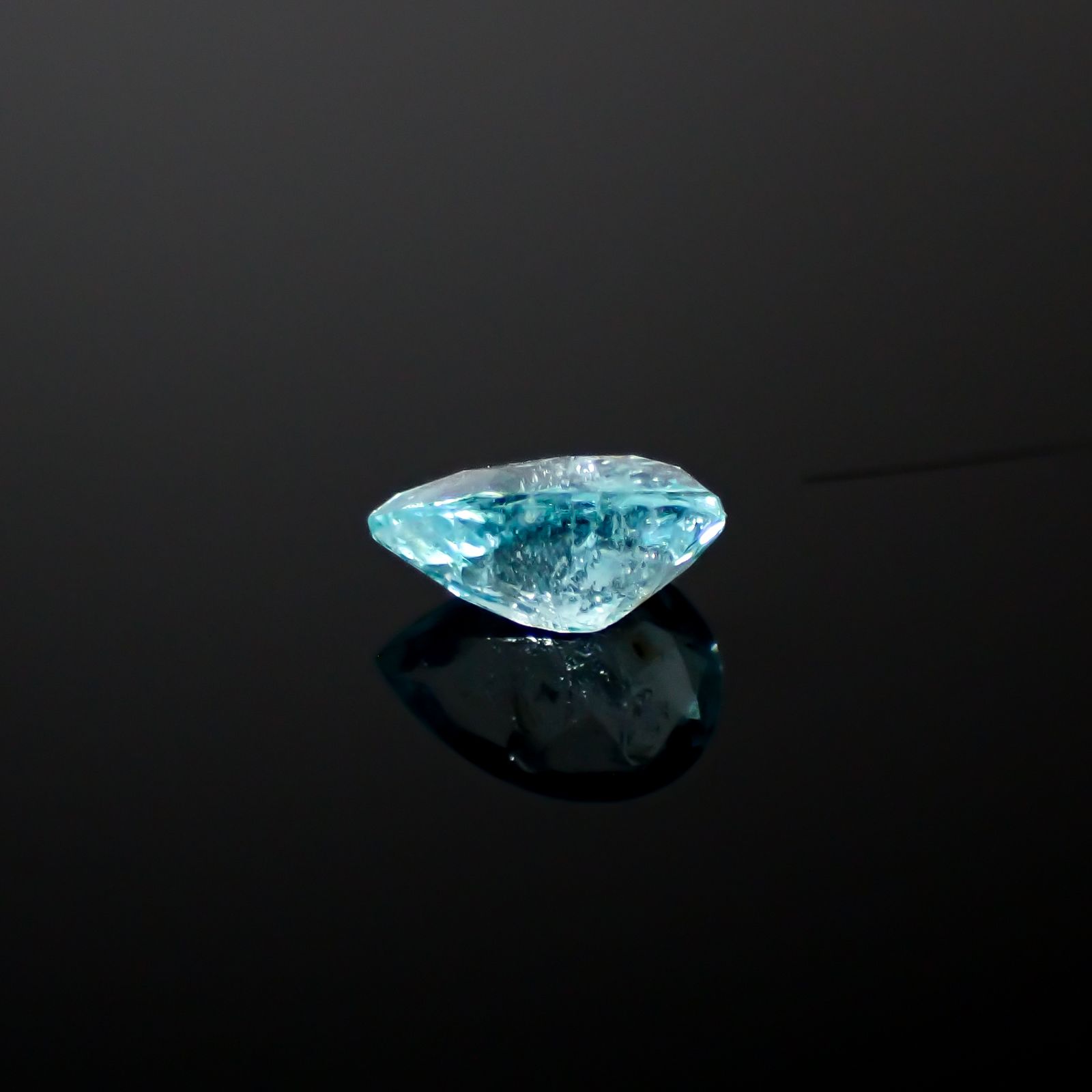 パライバトルマリン ブラジル産 0.33ct[240928744]5.6x4mm前後