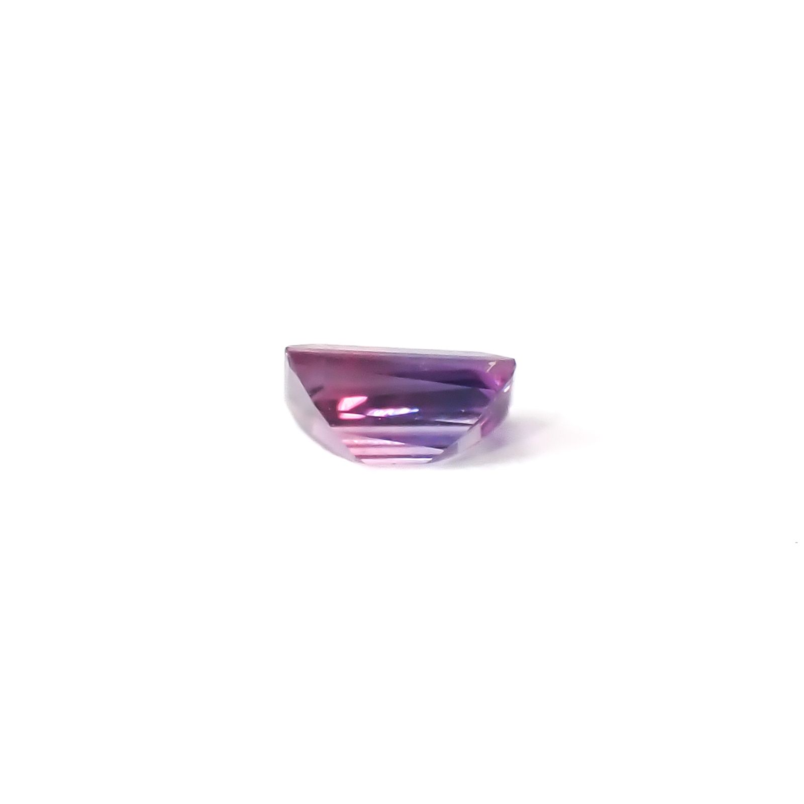 ウィンザーサファイア タンザニア・ウィンザー産 0.18ct / 3.8x2.8mm前後 [260532132]