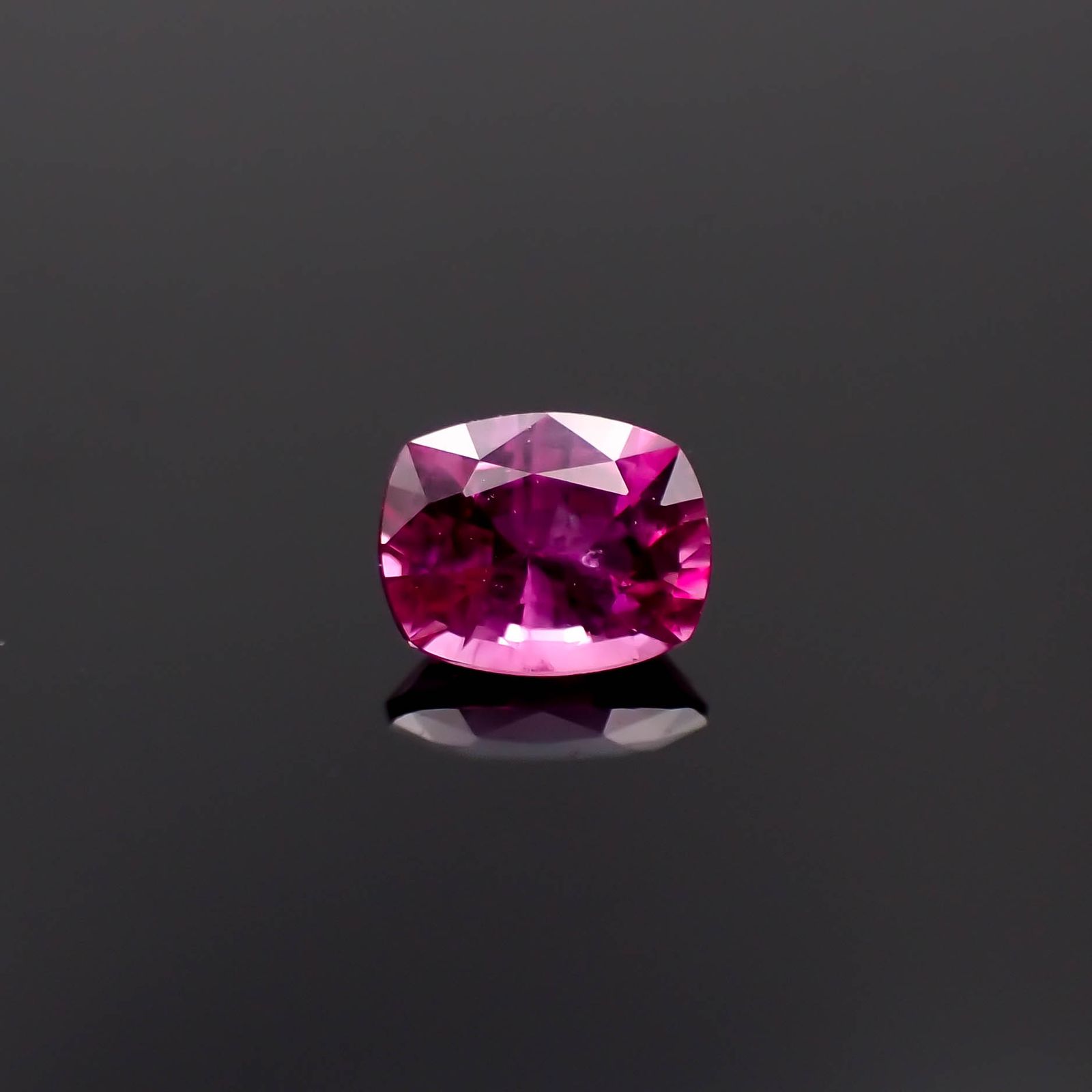 ルビー ビルマ/モザンビーク産 0.35ct[231225034]4.4x3.5mm前後