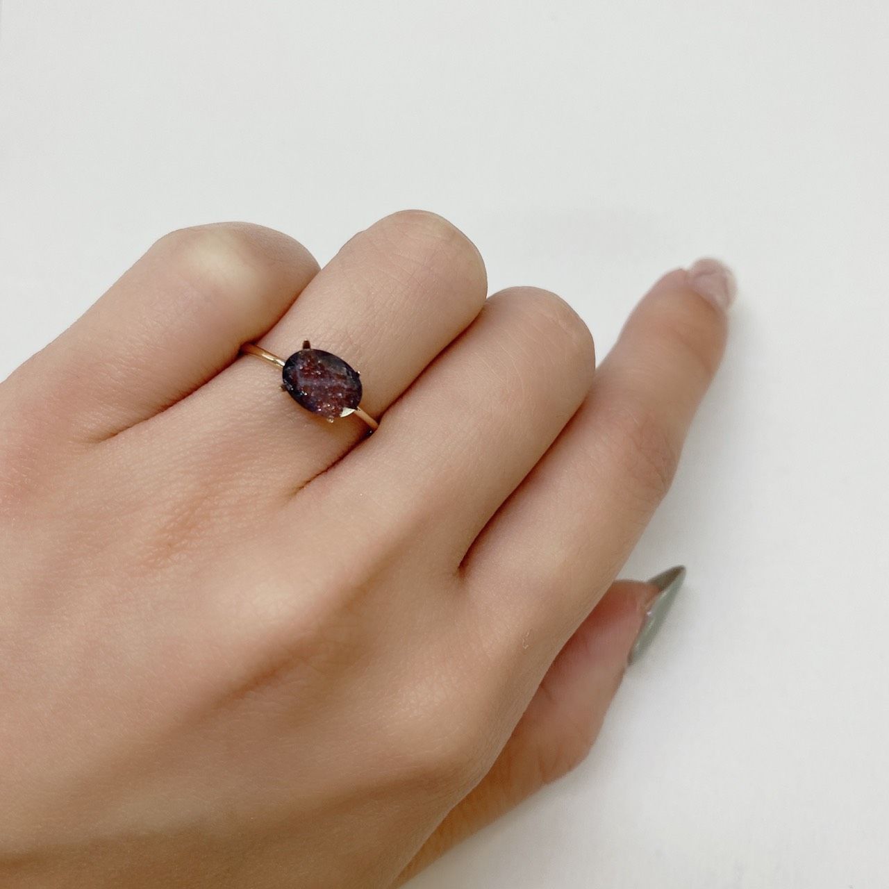 ブラッドショットアイオライト インド産 ルース 0.87ct[210310446]8.4×6.3mm前後
