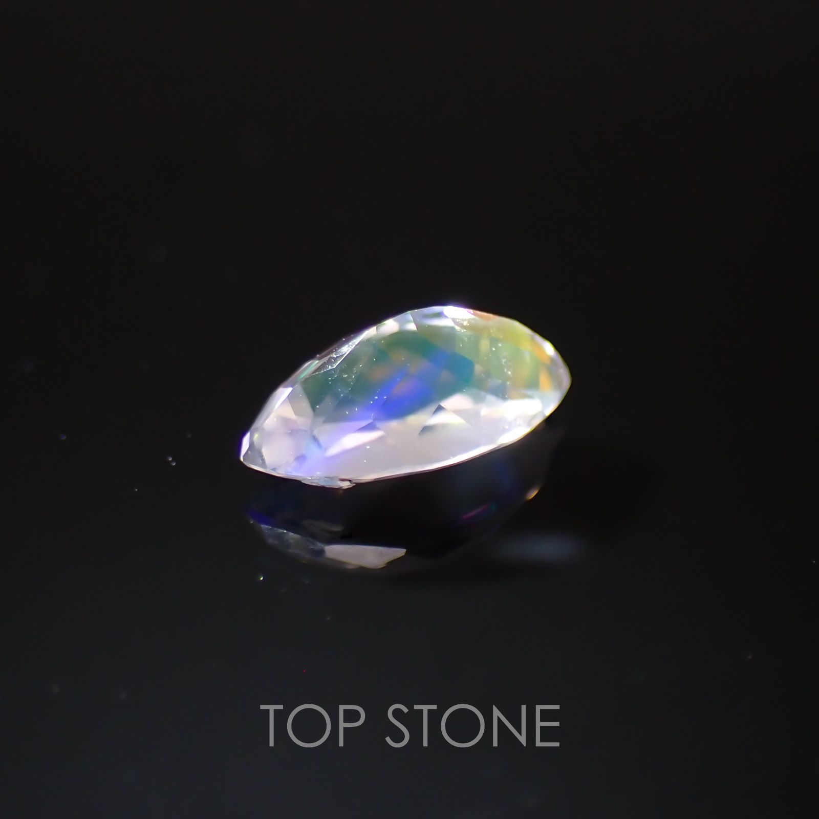 レインボームーンストーン(アンデシンラブラドライト) マダガスカル産 ルース 0.27ct[210310124]5.9×3.2mm前後