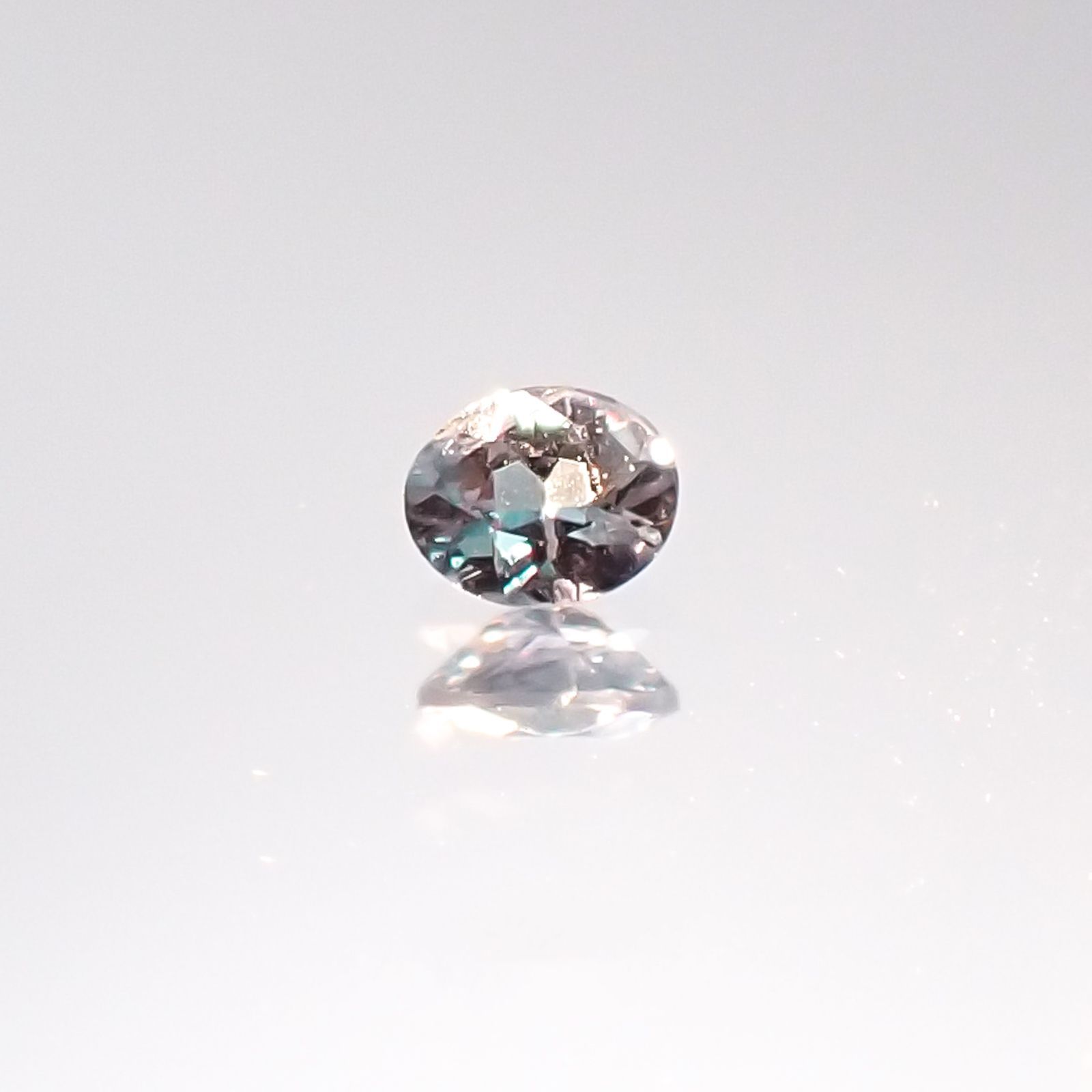 アレキサンドライト ブラジル産 ルース 0.06ct[20095554]2.7×2.2mm前後