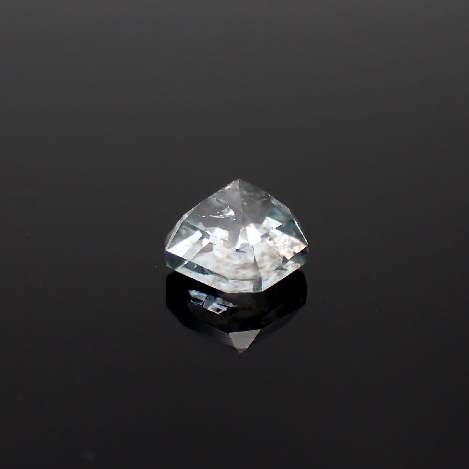 アベンチュリンアクアマリン ナイジェリア産 1.22ct[231224705]6.1x6mm前後