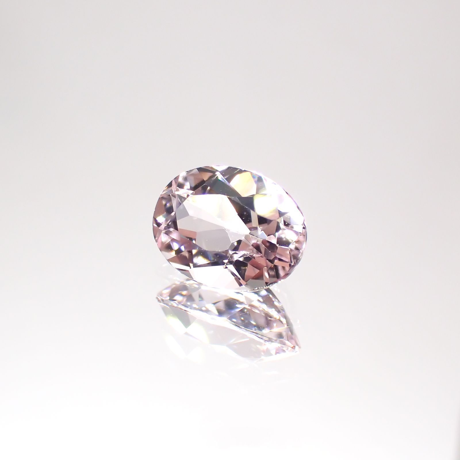 モルガナイト(宝石名モルガナイト)ナイジェリア産 1.11ct 識別済[220114005]8.1x6.1mm前後