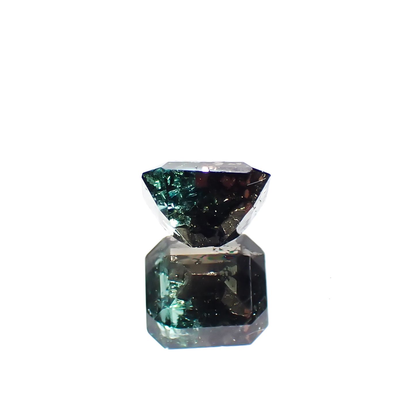 パイライトインエメラルド コロンビア産 0.55ct [241229561]4.7x4.4mm前後