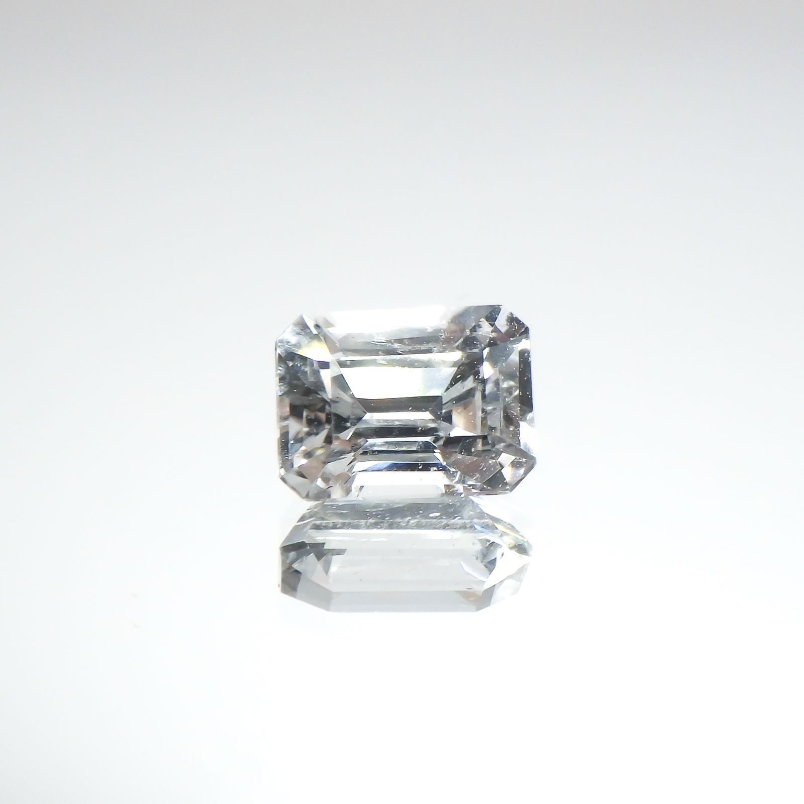 フェナカイト(宝石名フェナカイト)マダガスカル/ブラジル産 1.30ct 識別済[220817412]7.4x5.6mm前後