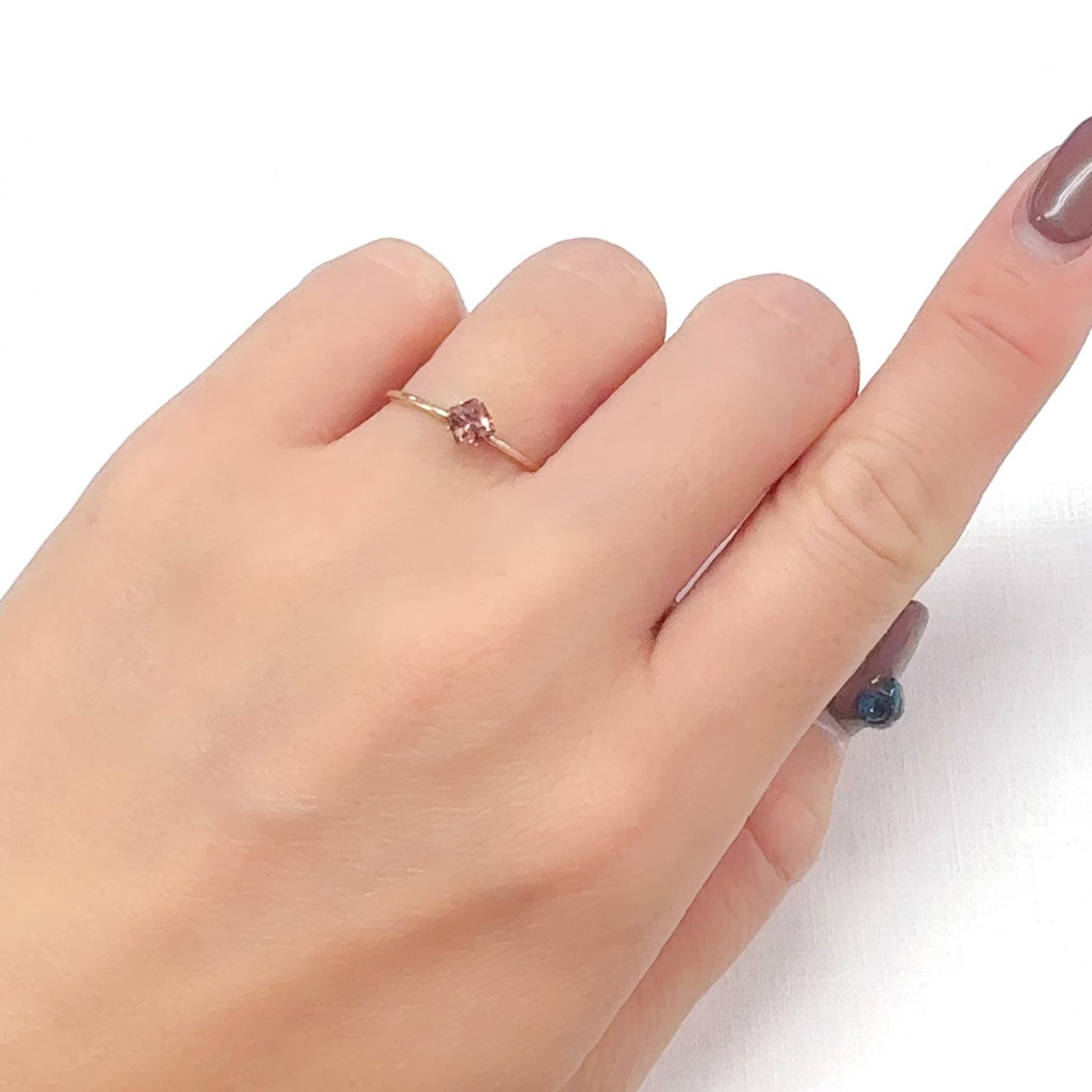 ピンクジルコン スリランカ/カンボジア産 0.44ct [240627919]3.8x3.8mm前後