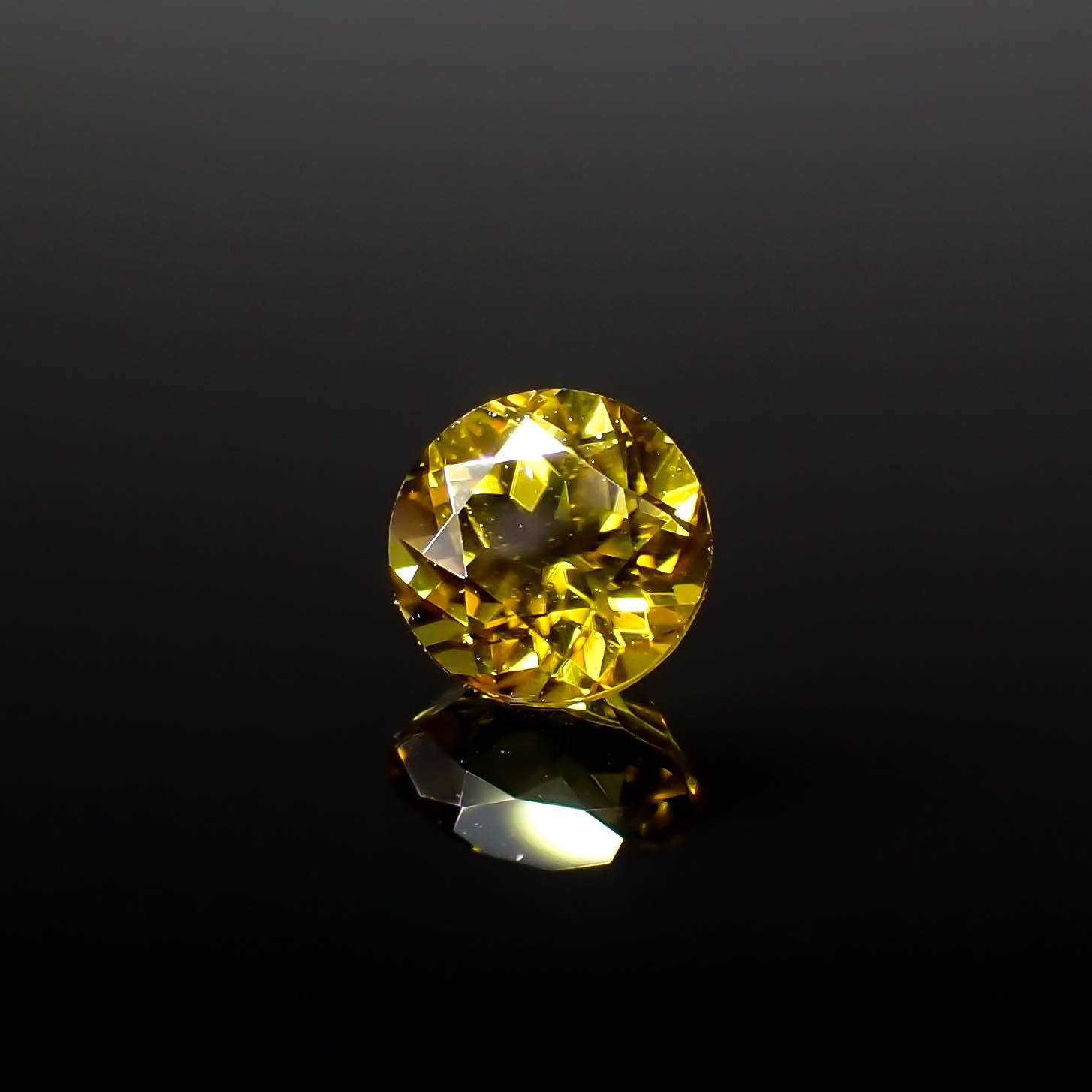 カナリートルマリン ザンビア・カナリー鉱山産 0.30ct[240527555]4x4mm前後
