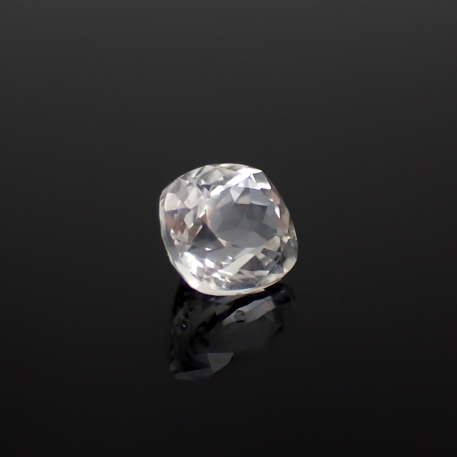 フェナカイト(宝石名フェナカイト)ブラジル産 1.23ct 識別済[230923394]6.6x5.9mm前後