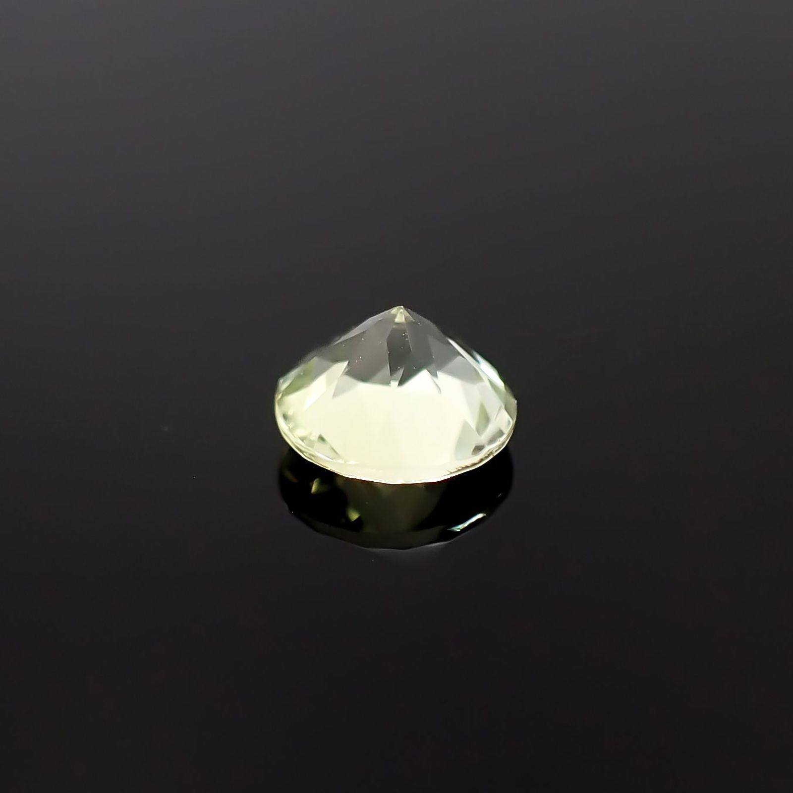 モンテブラサイト(宝石名モンテブラサイト)マダガスカル産 識別済 0.46ct / 5x5mm前後 [241229656]
