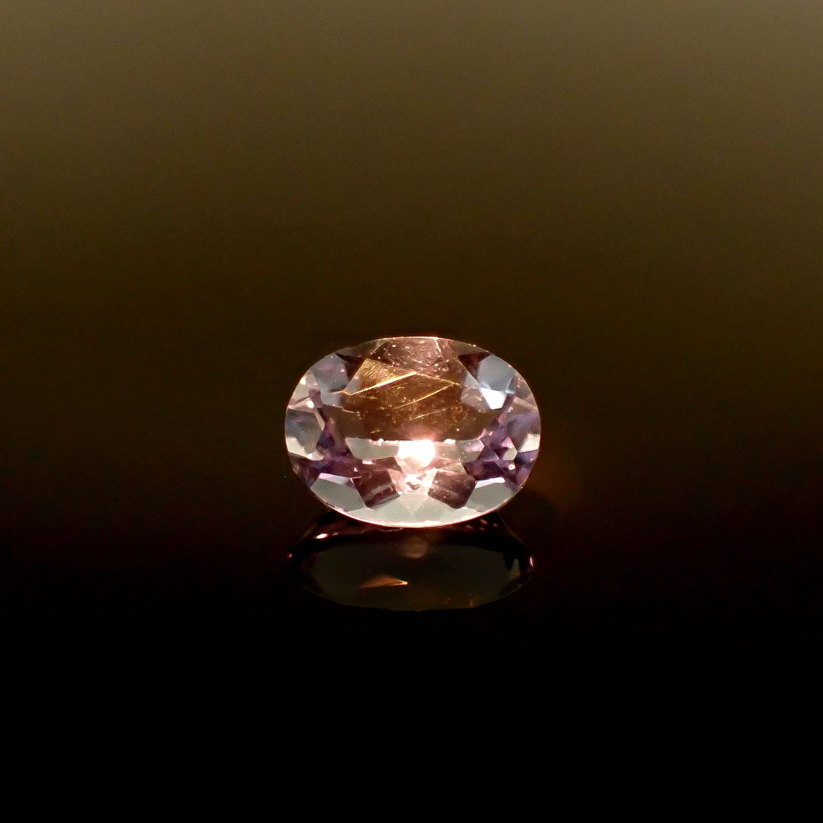 カラーシフトフローライト ブラジル産 1.49ct / 8x6.1mm前後 [250530454]
