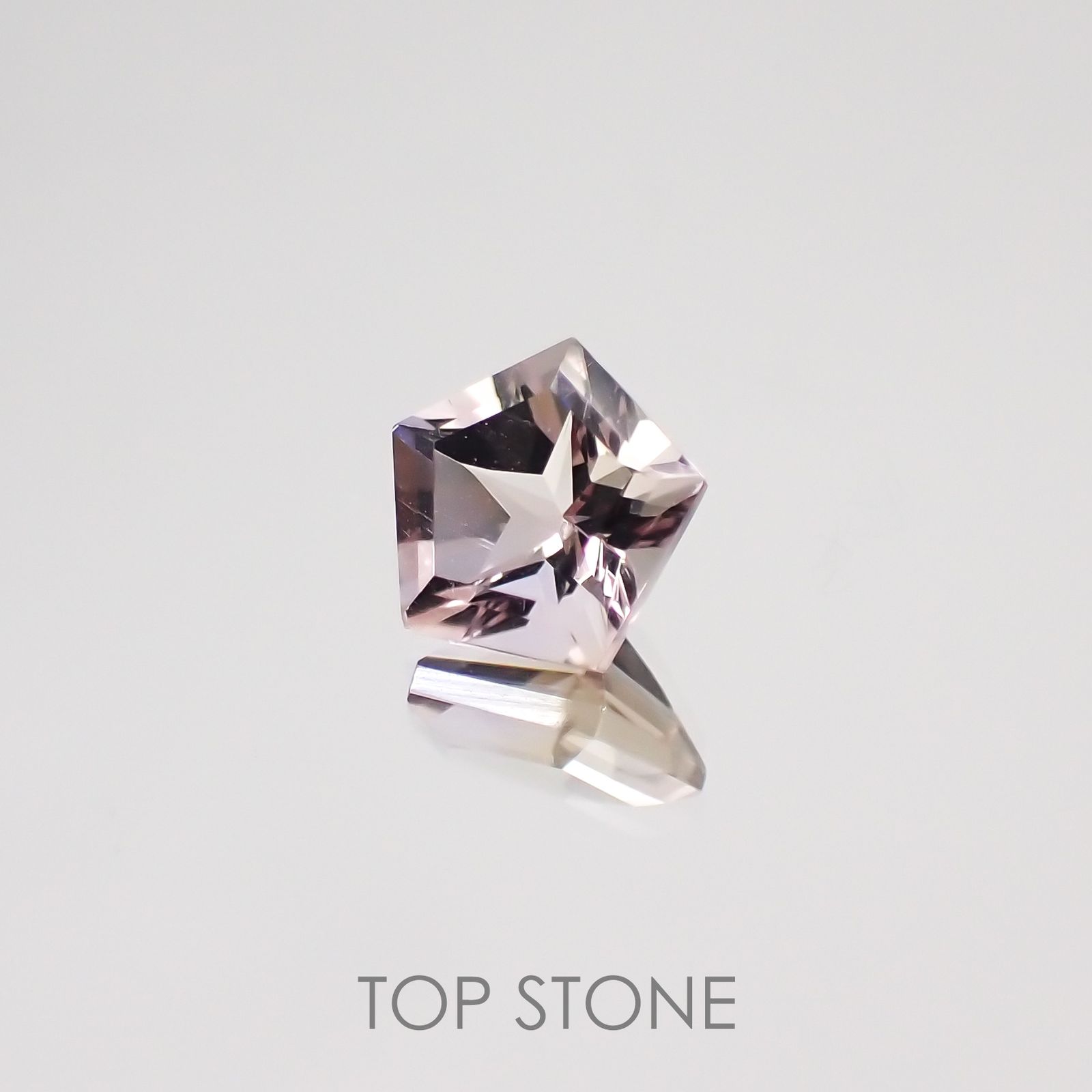 ◇ペンタゴンカット◇アメトリンSA(宝石名バイカラー・クォーツ/別名アメトリン) ボリビア産 0.74ct 識別済[210611043]6.1×6.4mm前後