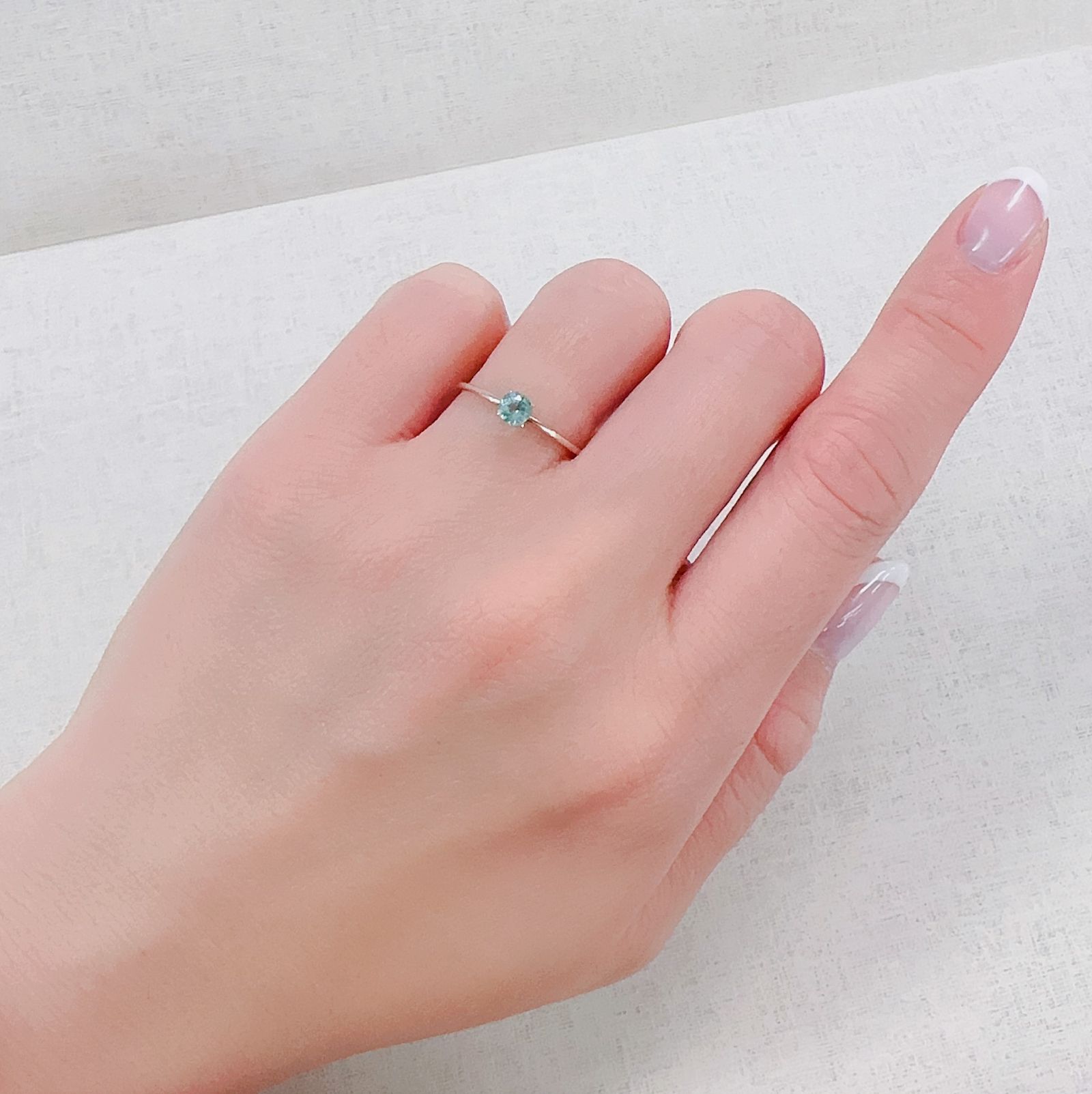 パステルカラーエメラルド コロンビア産 0.23ct [250421728]3.8x3.8mm前後