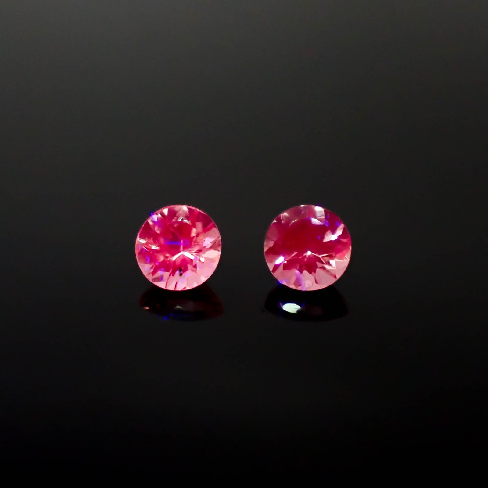 ◇ペアセット◇ピンクスピネル タンザニア産 0.47ct(2pcs合計) [250730792]3.6x3.6mm前後