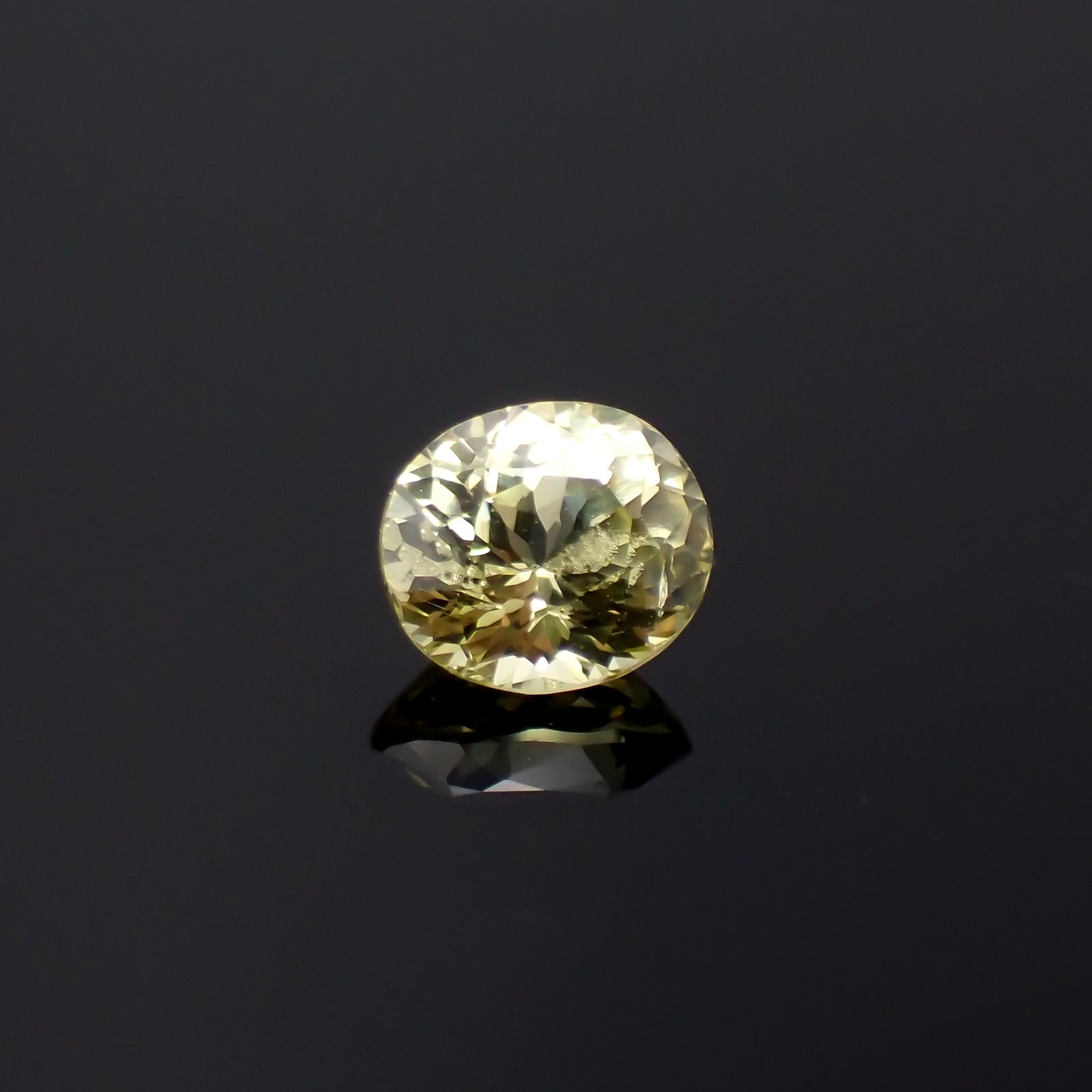 マリガーネット(宝石名グロッシュラー アンドラダイト・ガーネット)マリ共和国産 0.61ct 識別済[231124325]5.3x4.7mm前後 |  TOP STONE(トップストーン)