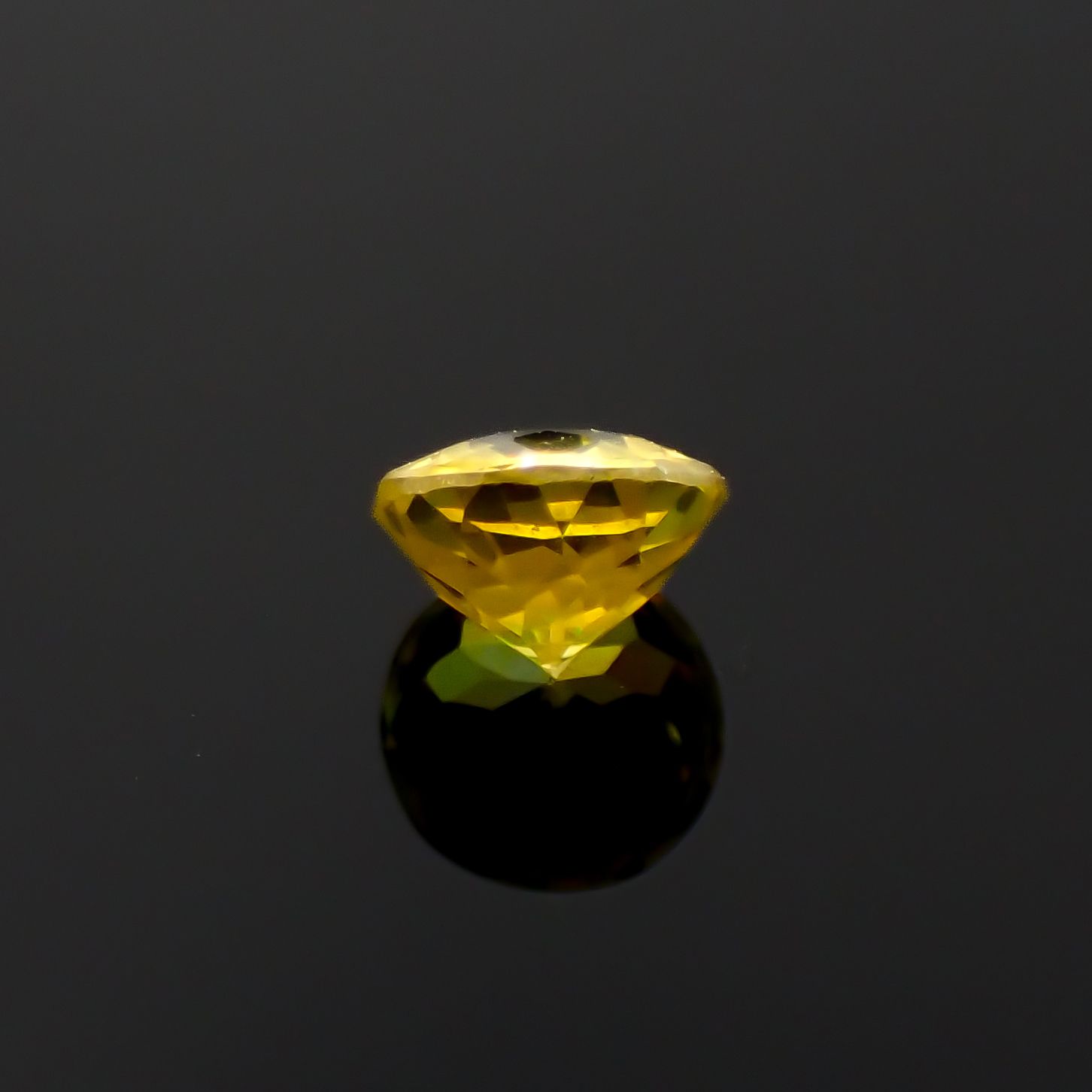 スファレライト スペイン産 0.47ct[230722755]4.5x4.4mm前後
