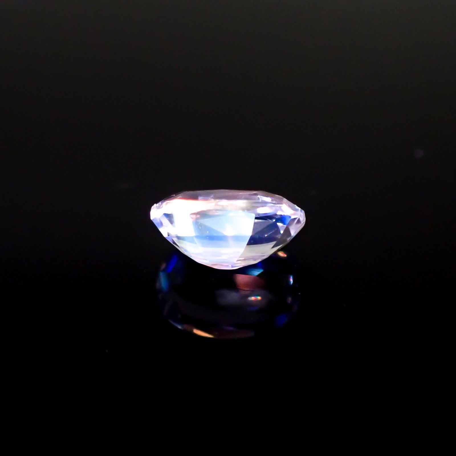 レインボームーンストーン マダガスカル産 0.92ct[240928970]7.5x5.3mm前後