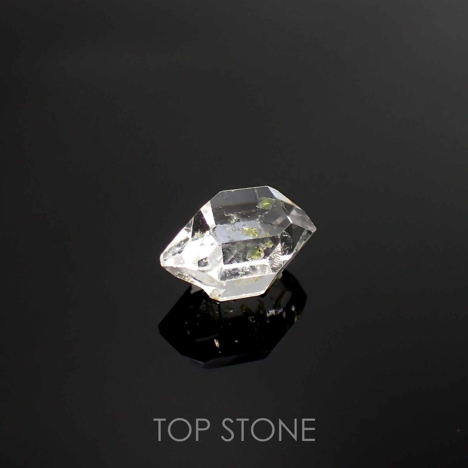 オイルインクォーツ原石 パキスタン産 4.26ct[210811434]13.1×8.7mm前後