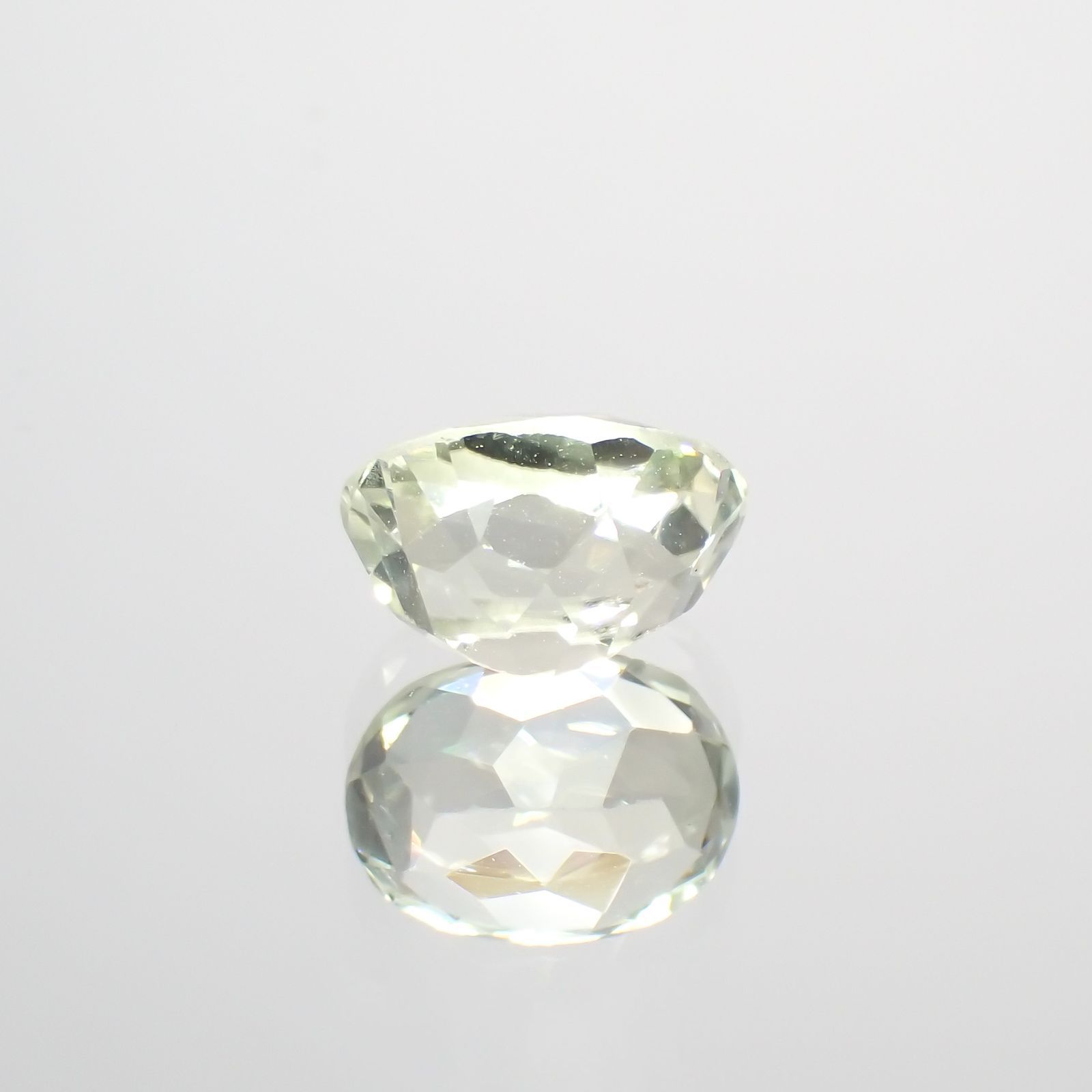 シリマナイト(宝石名シリマナイト)インド産 1.65ct 識別済[211113697]7.9x5.9mm前後