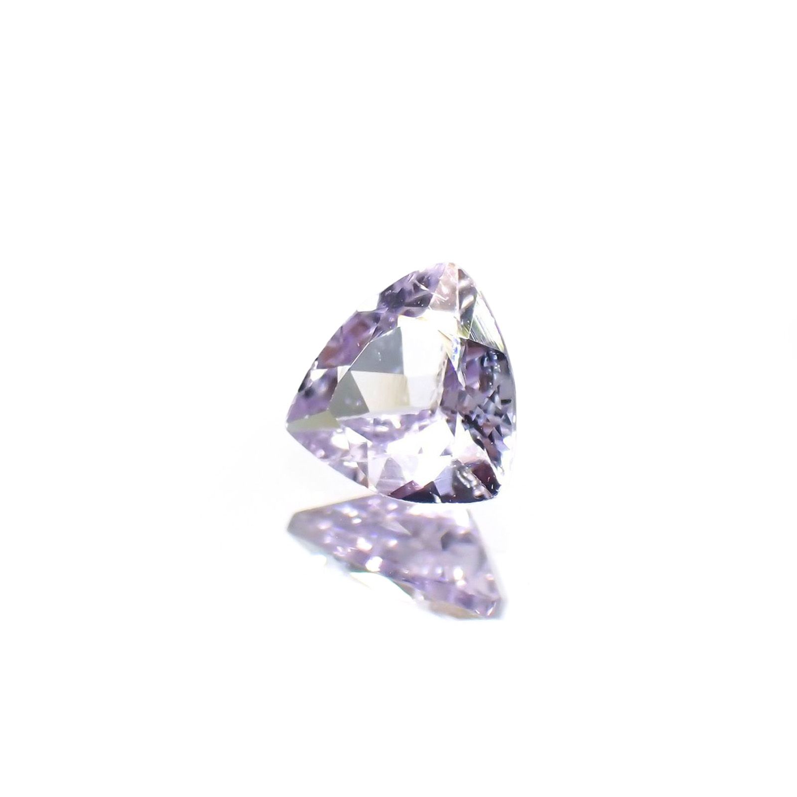ラベンダーゾイサイト(宝石名ゾイサイト)タンザニア産 識別済 0.38ct / 5x5mm前後 [220115057]
