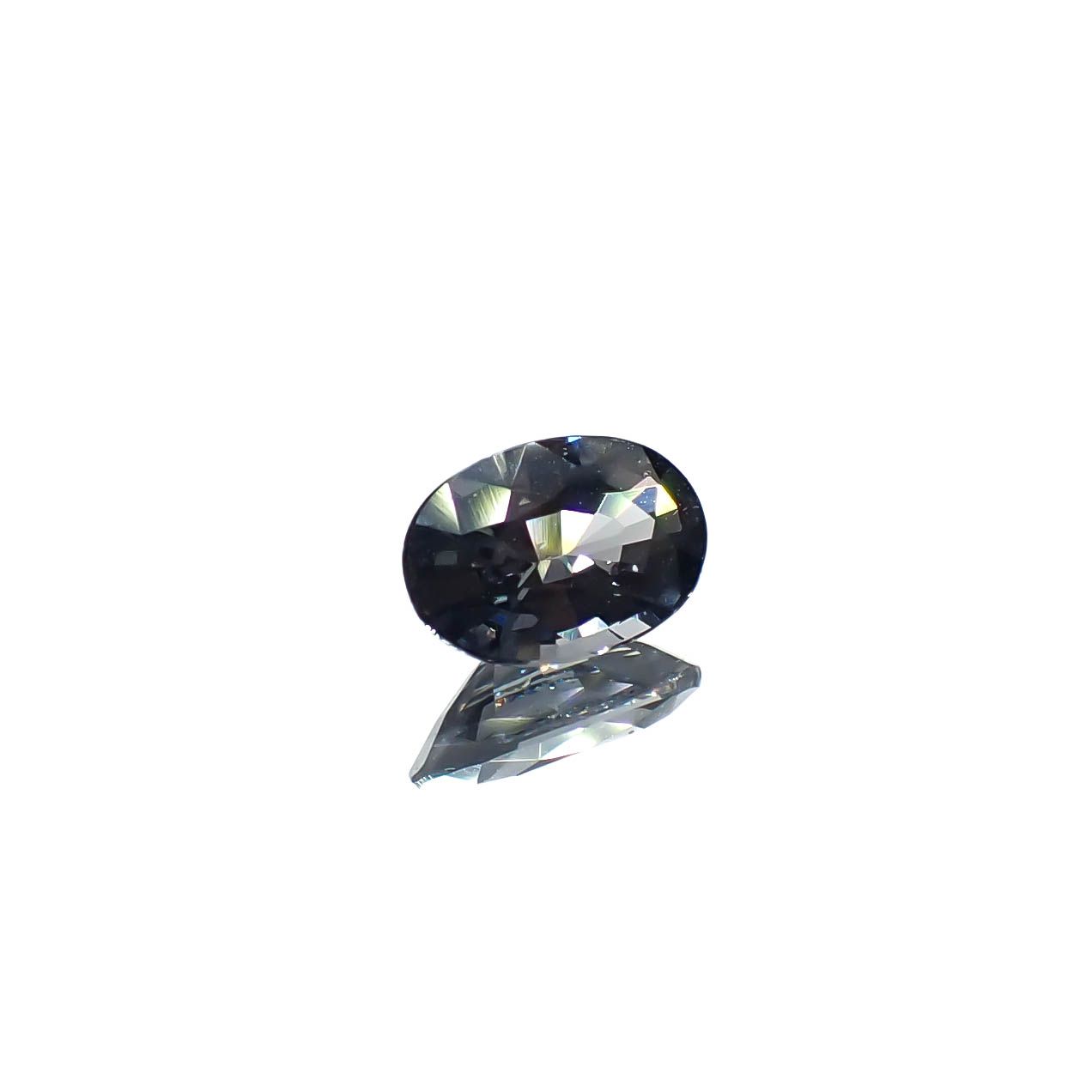 プラチナスピネル(宝石名スピネル)ビルマ産 0.60ct 識別済[250730760]6.6x4.3mm前後