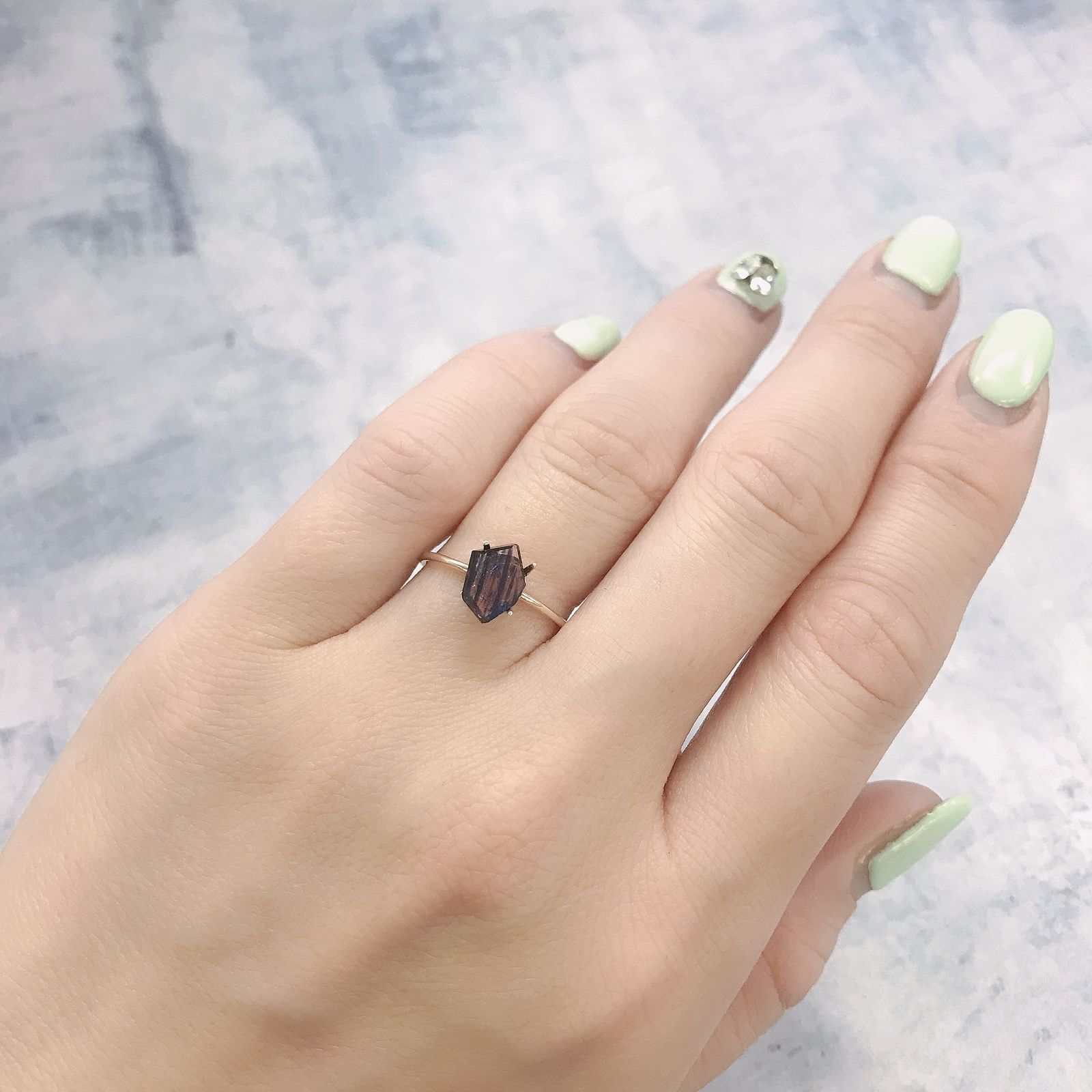 ◇カスタムカット◇ウィンザーサファイア(宝石名サファイア)タンザニア・ウィンザー産 1.27ct 識別済[220115379]8.7x6.1mm前後