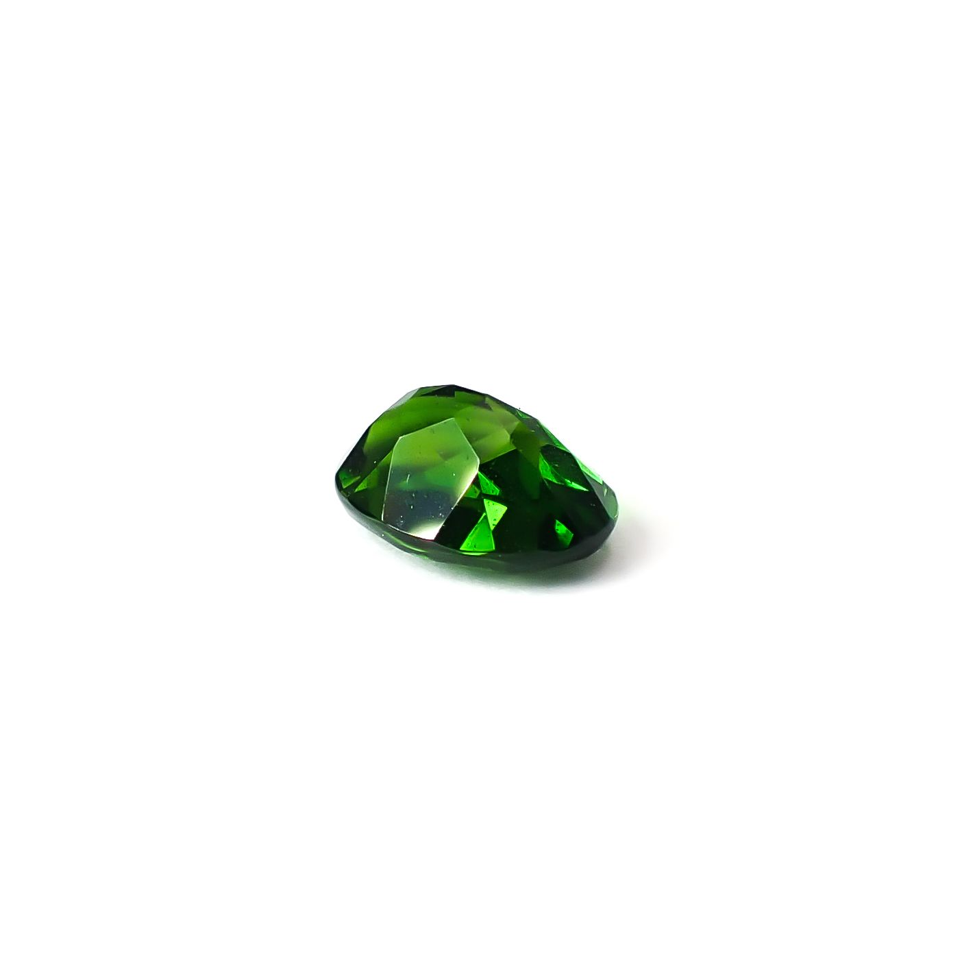 クロムダイオプサイド(宝石名クロム・ダイオプサイド)ロシア産 識別済 0.95ct / 7.1x5.1mm前後 [260432092]