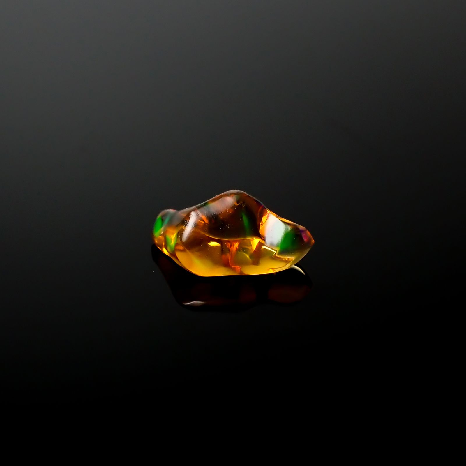 ファイヤーオパール 原石 メキシコ産 0.38ct[240226183]8x5.1mm前後