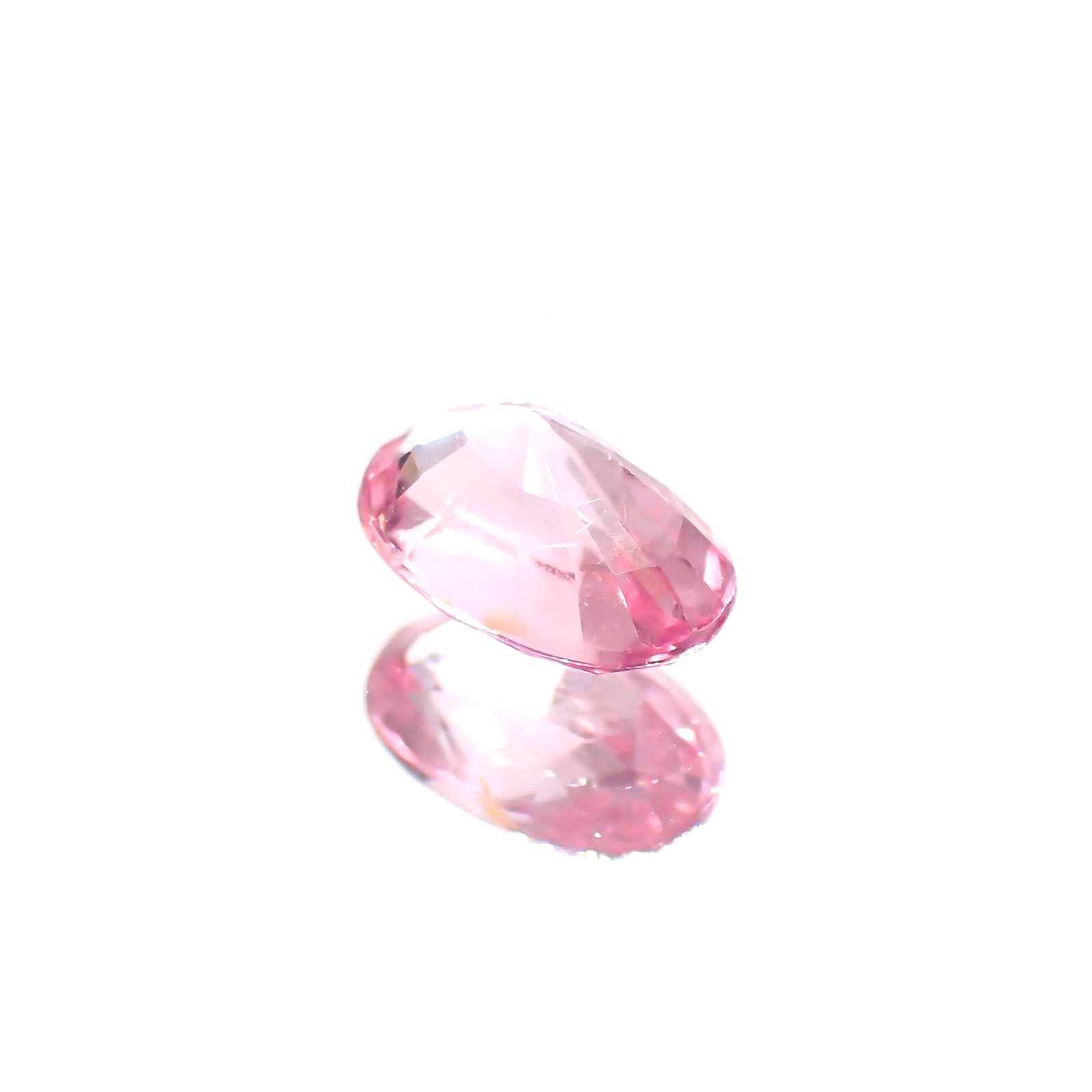 ピンクスピネル(宝石名ピンク・スピネル)タンザニア産 ソ付(彩珠) 1.212ct / 7.6x5mm前後 [260222571]