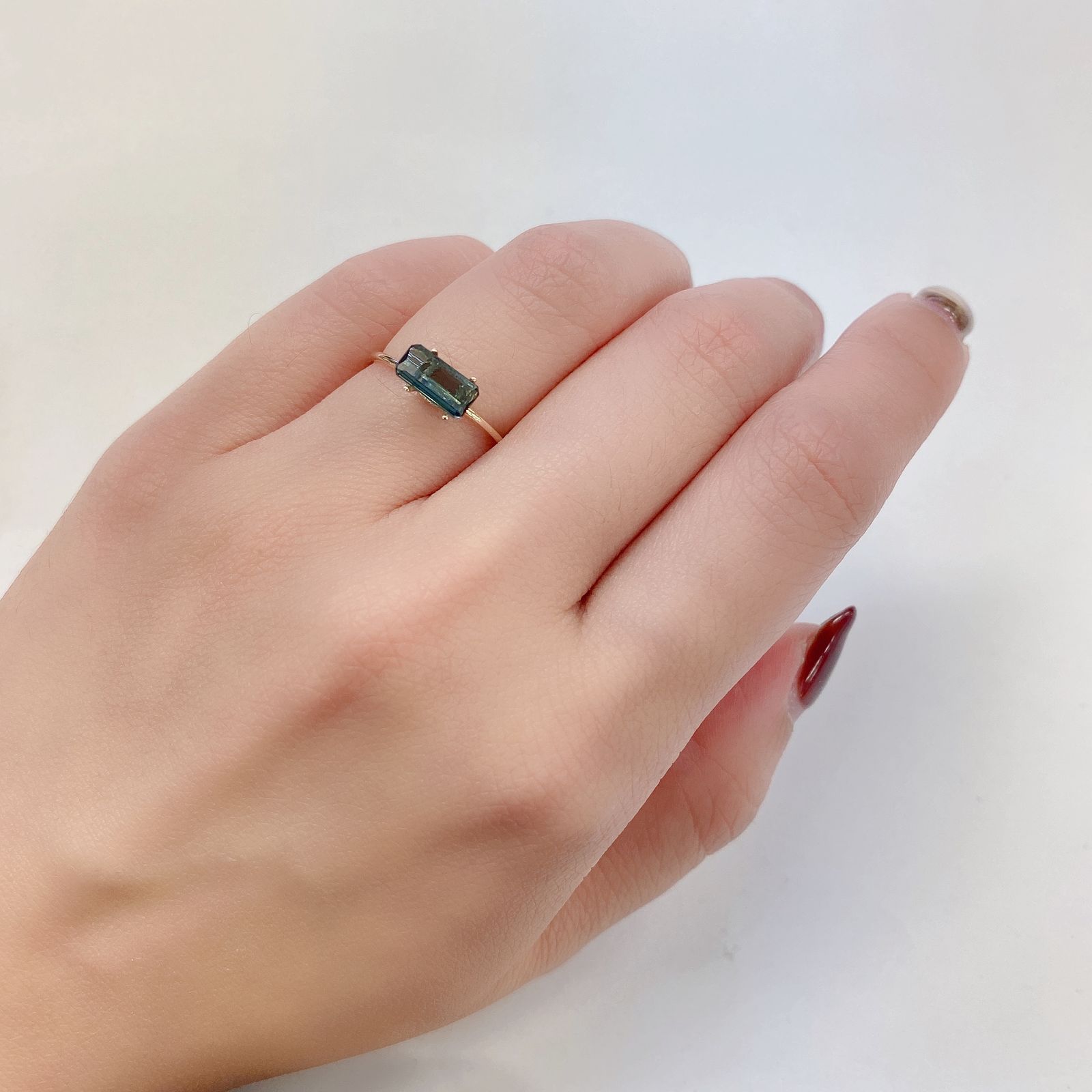 インディゴライト(宝石名ブルー・トルマリン)ブラジル産 0.583ct ソ付(彩珠)[220717195]8.2x3.9mm前後