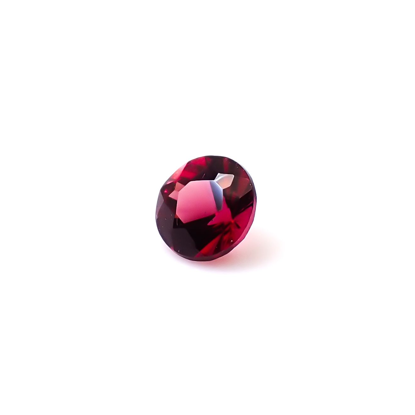 レッドスピネル(宝石名レッド・スピネル)タンザニア産 識別済 0.18ct / 3.4x3.4mm前後 [260732564]