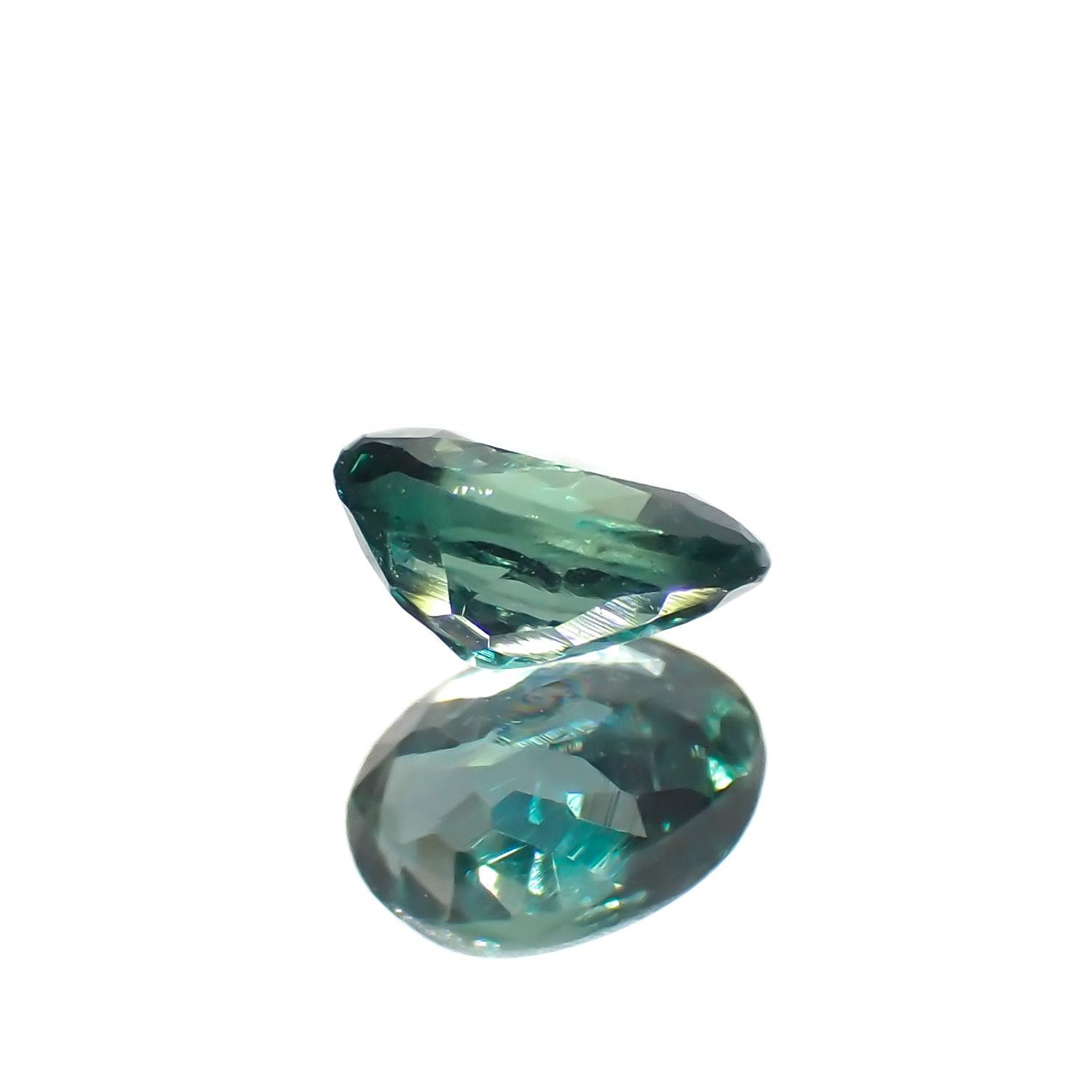 アレキサンドライト(宝石名アレキサンドライト)インド産 0.42ct 識別済[221219405]5x3.9mm前後