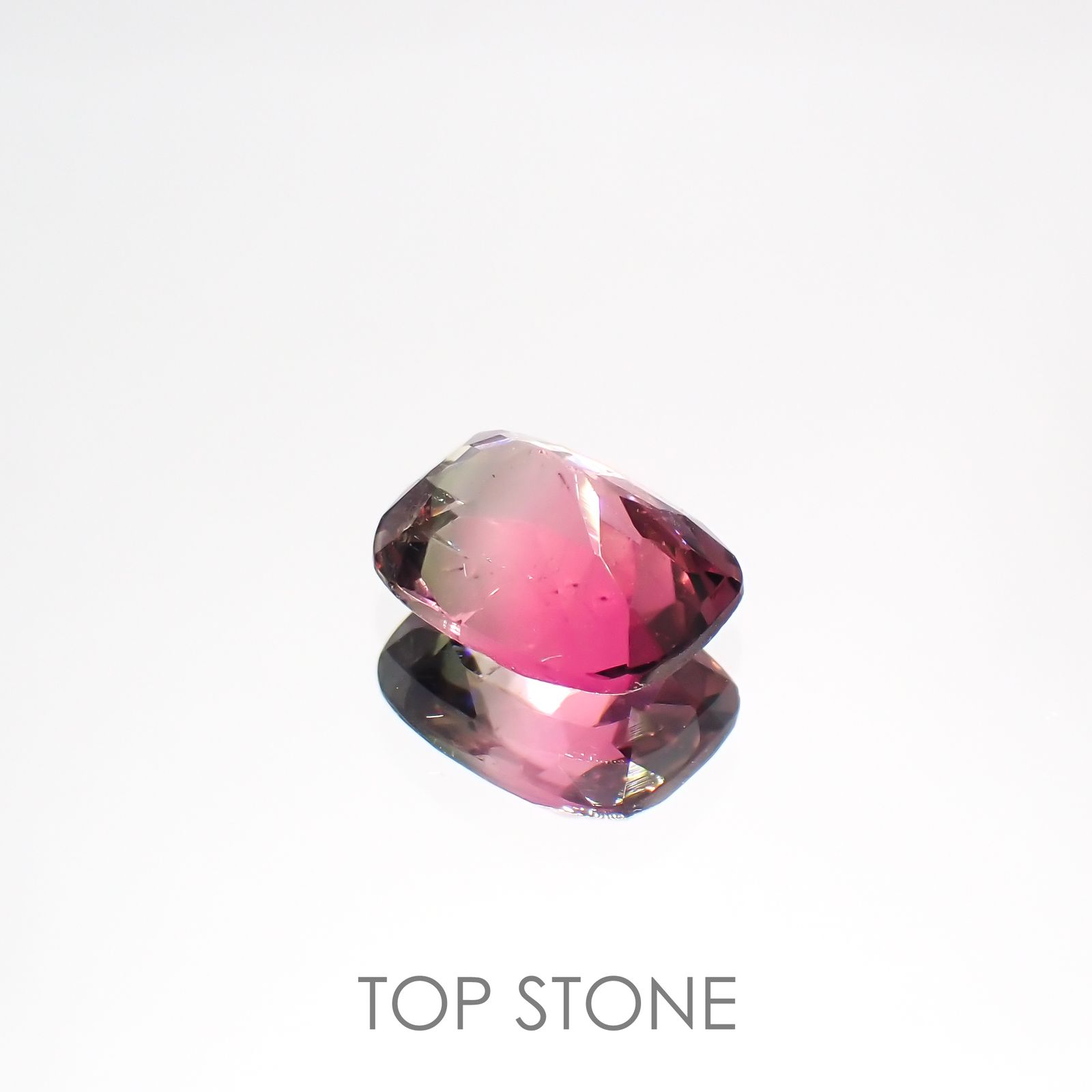 バイカラートルマリン(宝石名トルマリン)コンゴ産 1.87ct 識別済[220114997]8.6x6.6mm前後