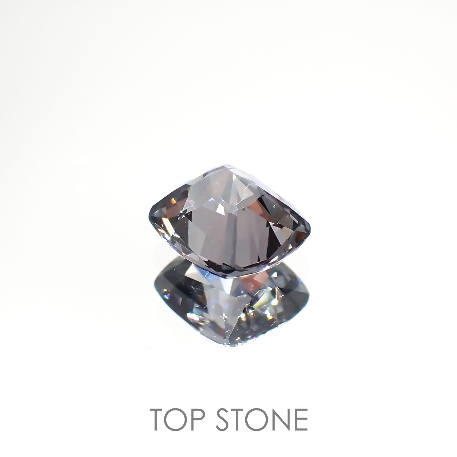 プラチナスピネル(宝石名スピネル) ビルマ産 1.305ct ソ付(彩珠)[210913317]6.8×6mm前後