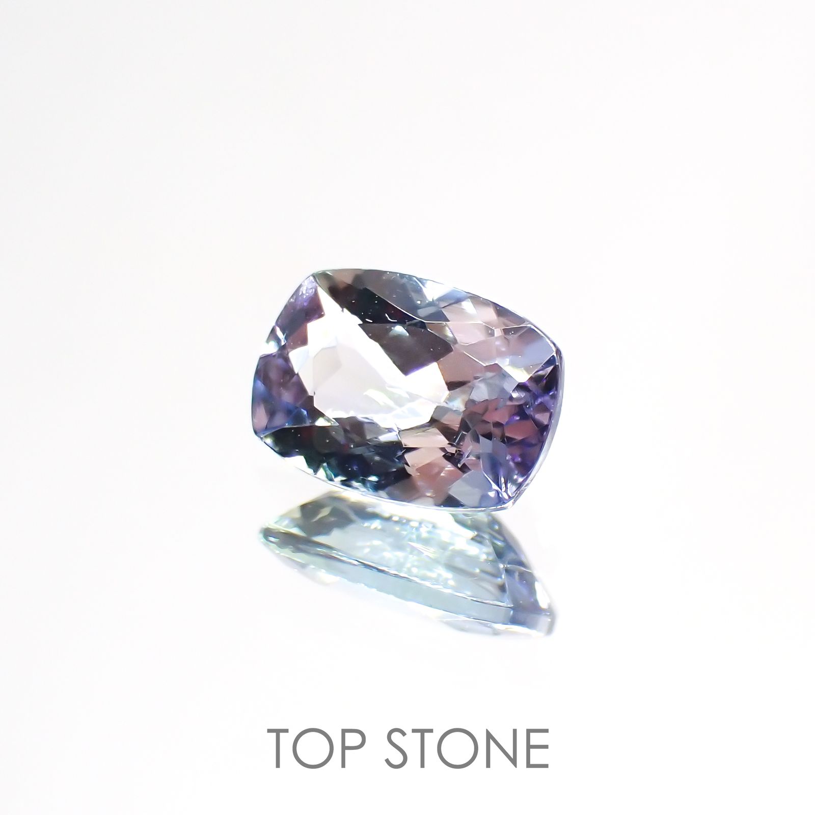 バイカラータンザナイト(宝石名タンザナイト) タンザニア産 0.82ct 識別済[210812666]6.9×4.9mm前後
