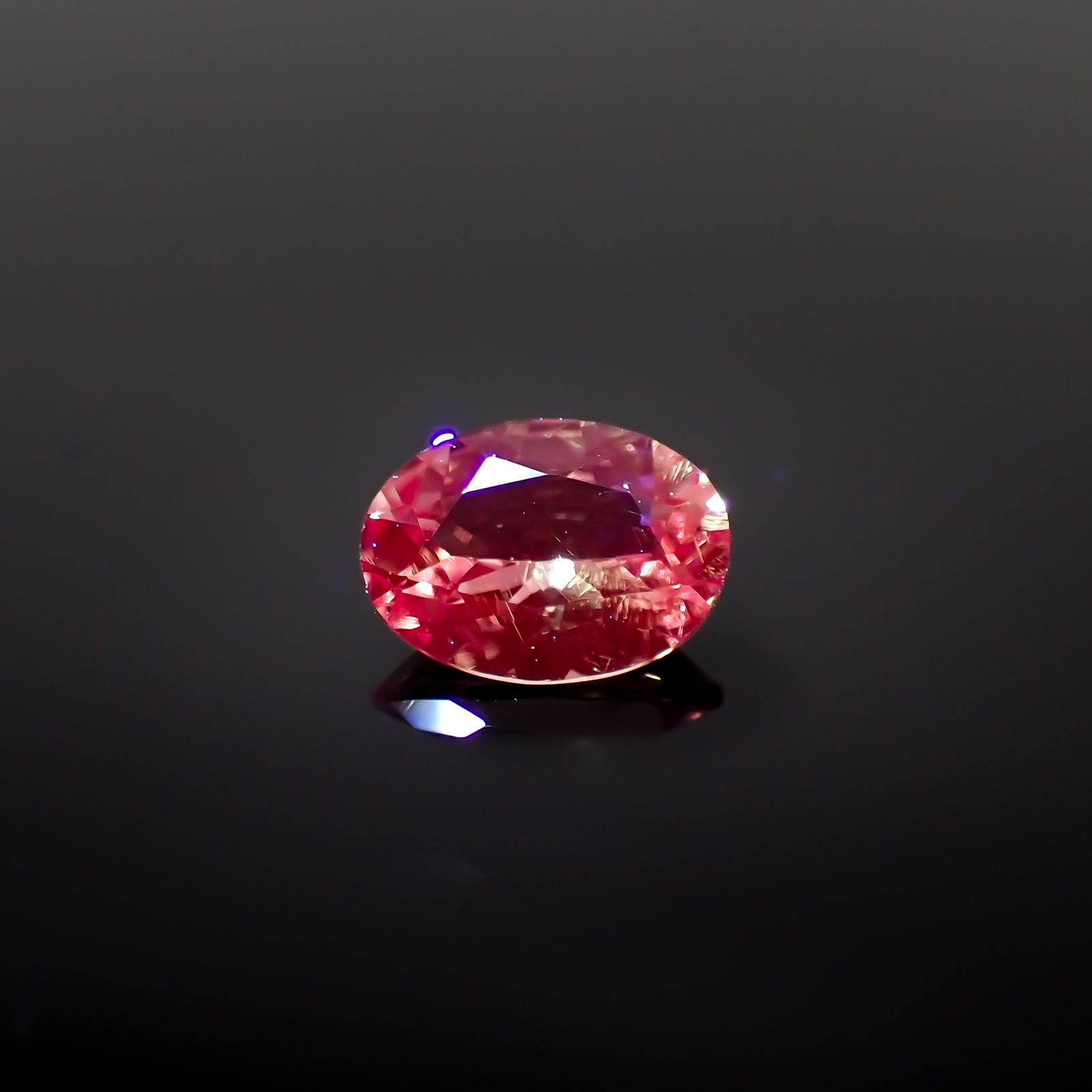 ドラゴンガーネット タンザニア産 0.88ct[230421455]6.9x5.1mm前後