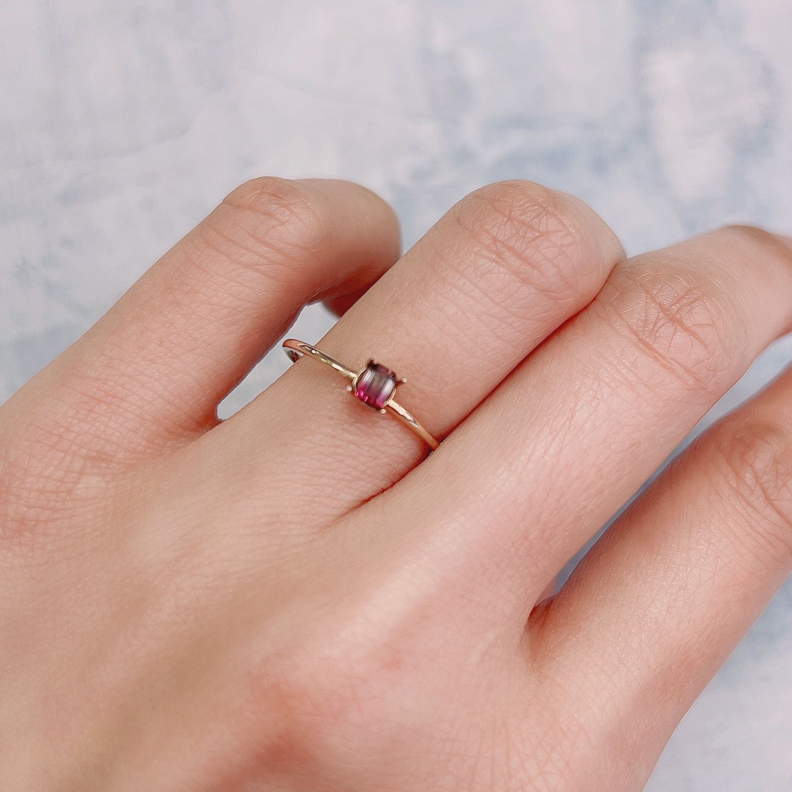バイカラーサファイア(宝石名バイカラー・サファイア) タンザニア産 0.19ct 識別済[20106701]3.6×2.6mm前後