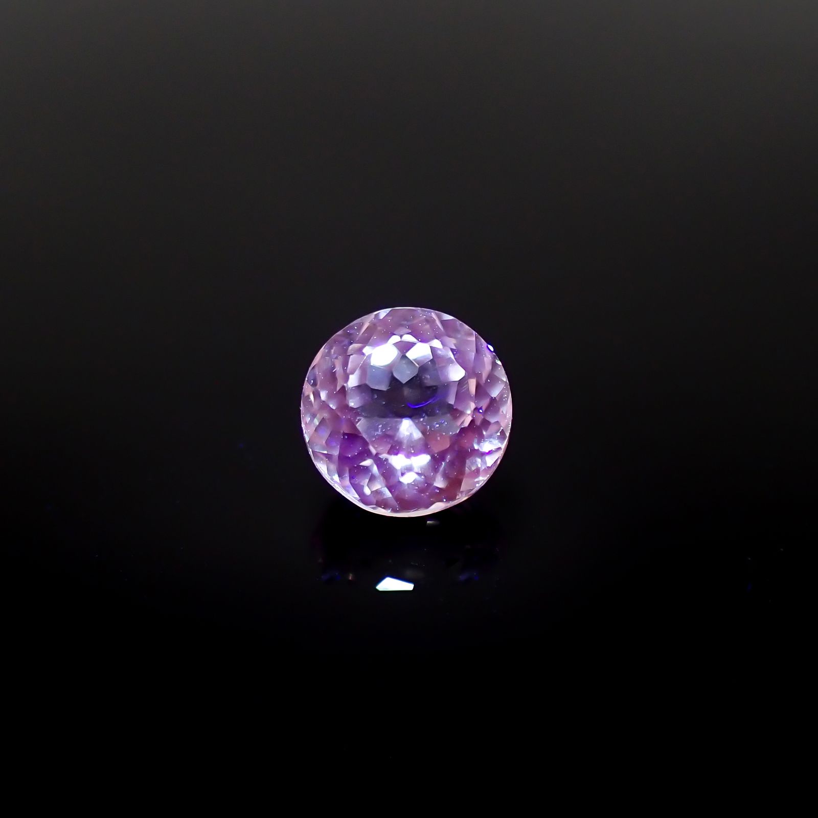 クンツァイト アフガニスタン産 1.16ct[240125355]6.2x6.2mm前後