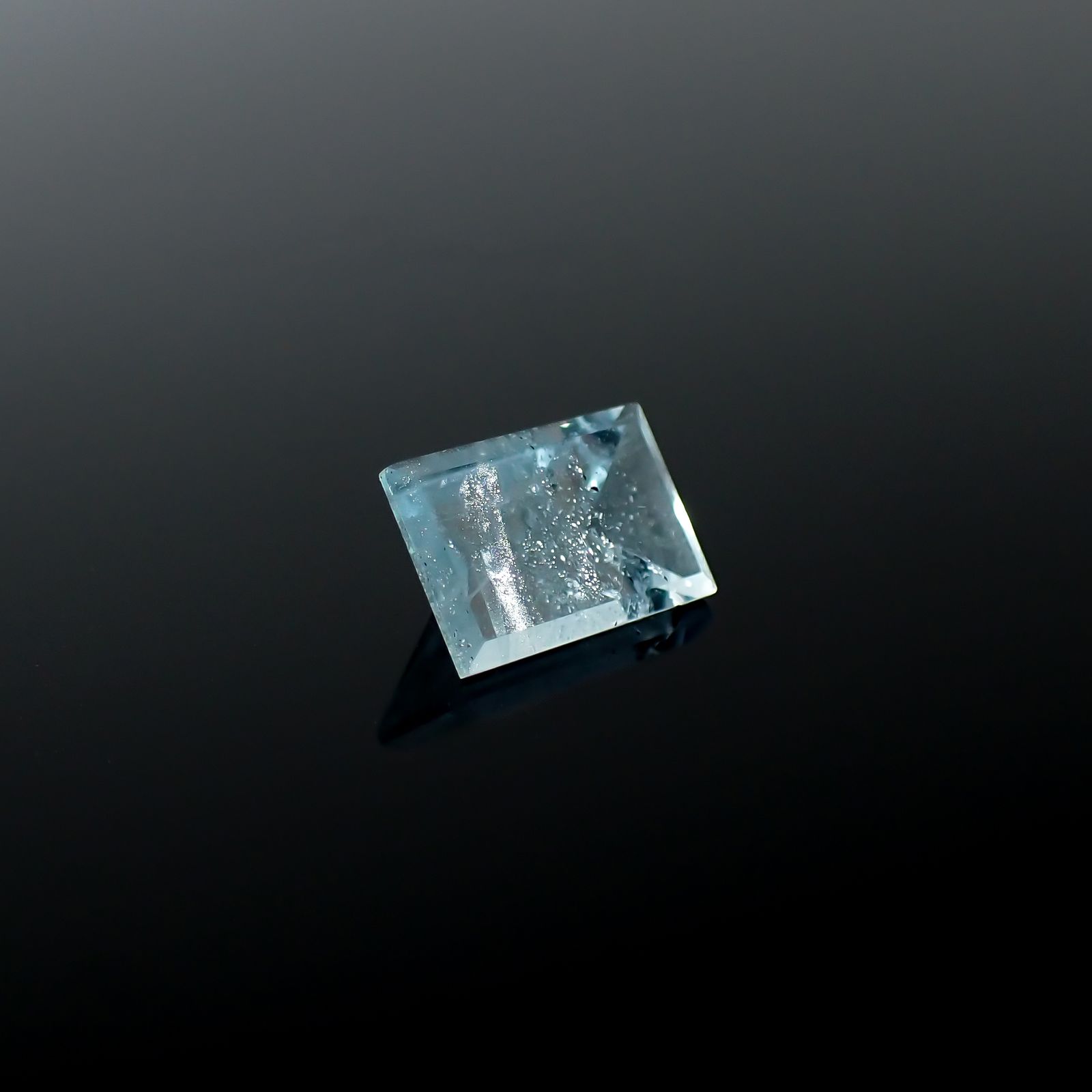 ◇ミラーカット◇アクアマリン モザンビーク産 1.76ct[240226103]9x6.4mm前後